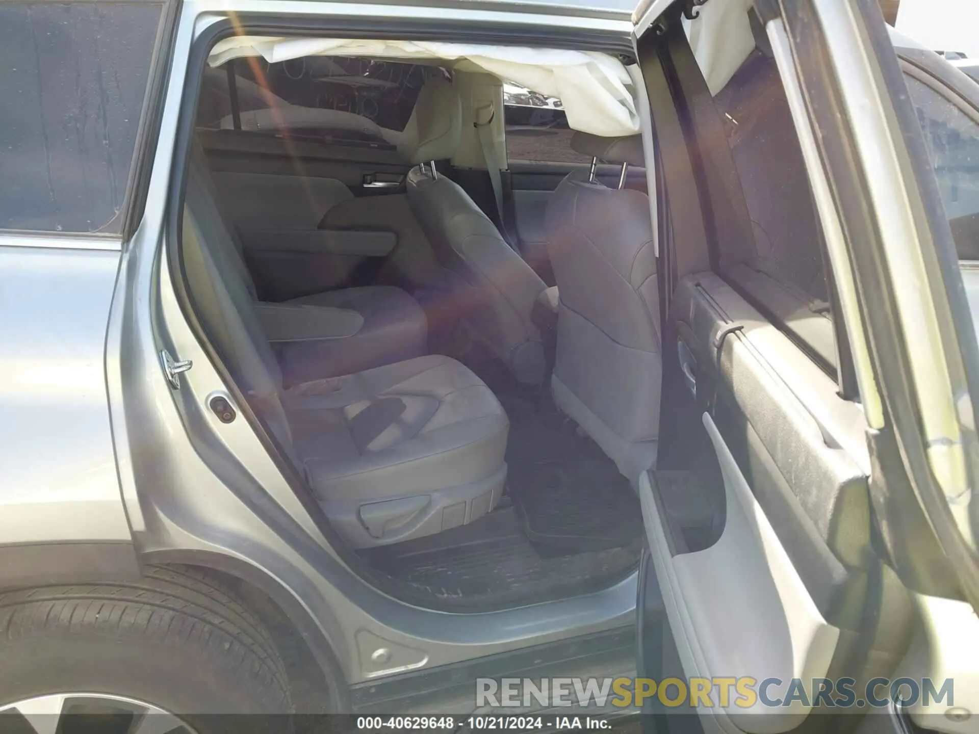 8 Photograph of a damaged car 5TDKDRBHXRS529292 TOYOTA HIGHLANDER 2024