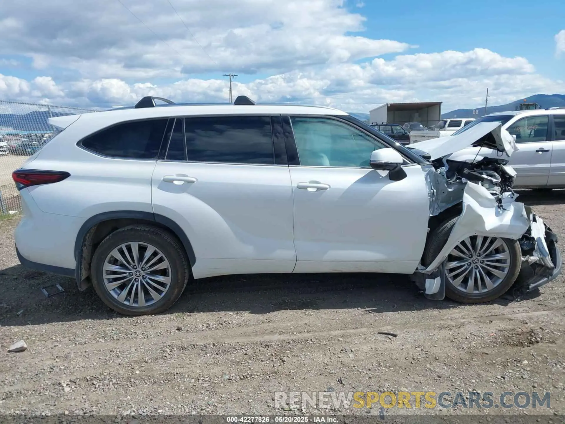 13 Фотография поврежденного автомобиля 5TDKDRBHXRS572904 TOYOTA HIGHLANDER 2024