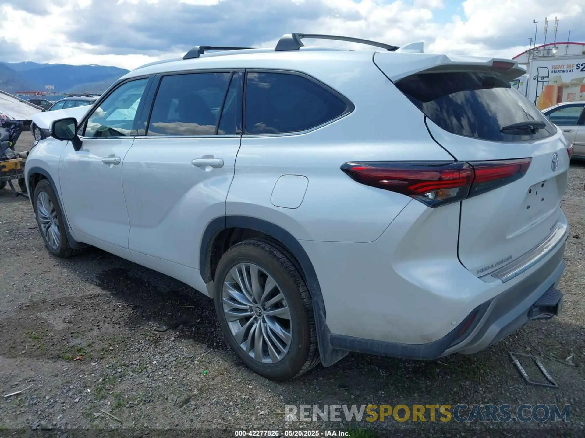 3 Фотография поврежденного автомобиля 5TDKDRBHXRS572904 TOYOTA HIGHLANDER 2024