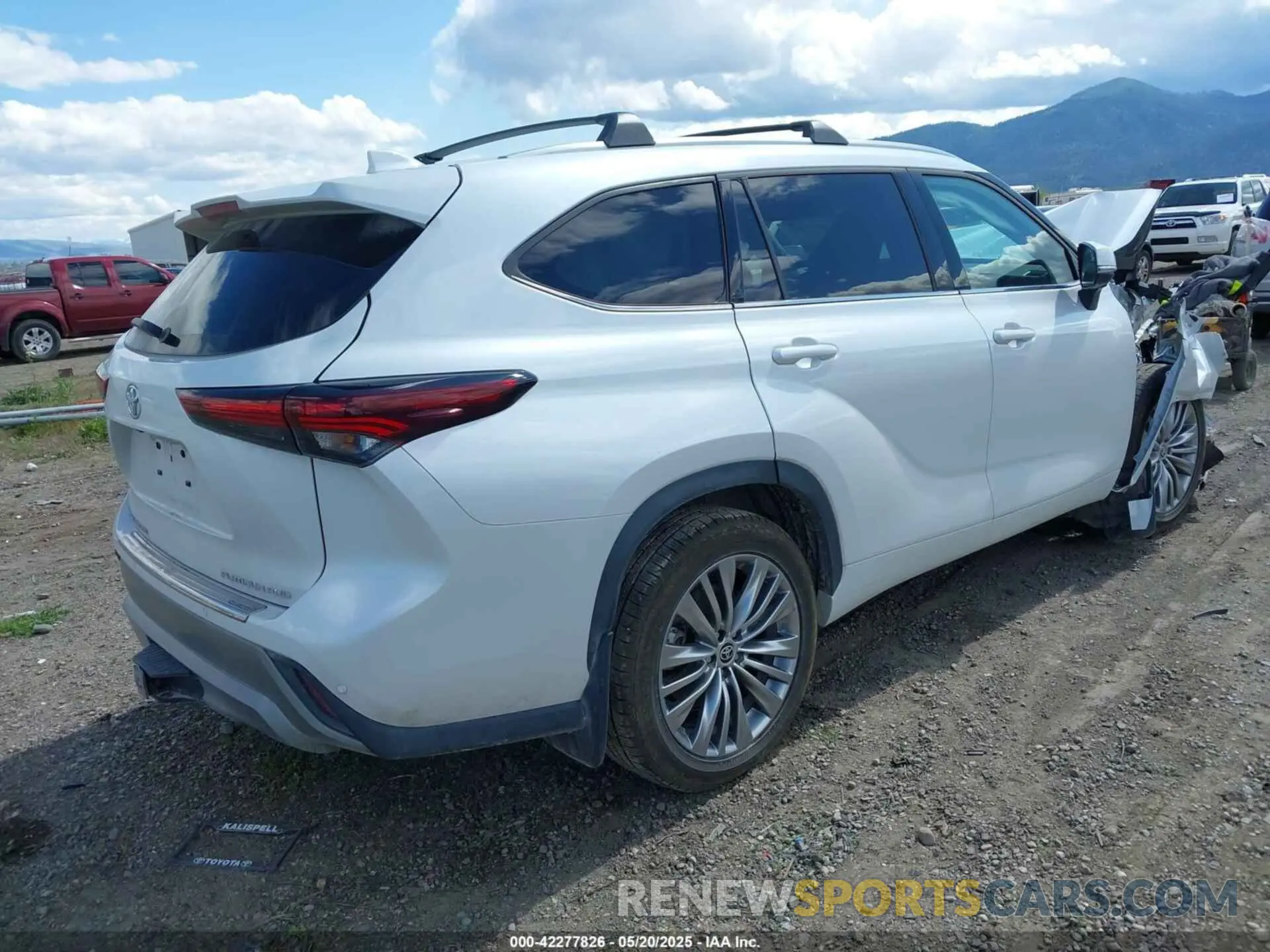 4 Фотография поврежденного автомобиля 5TDKDRBHXRS572904 TOYOTA HIGHLANDER 2024