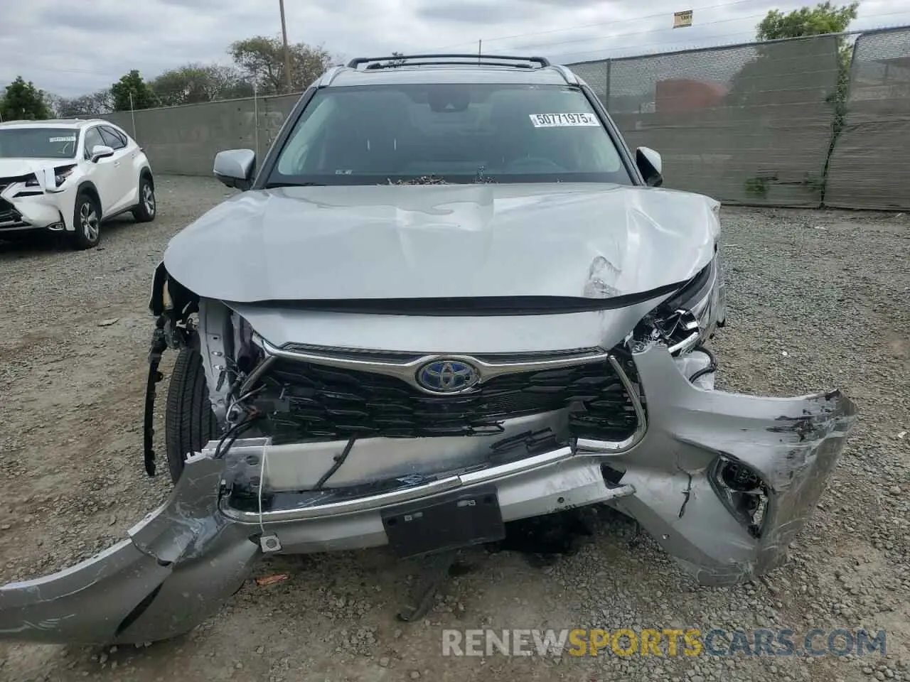5 Photograph of a damaged car 5TDXBRCH1RS143290 TOYOTA HIGHLANDER 2024