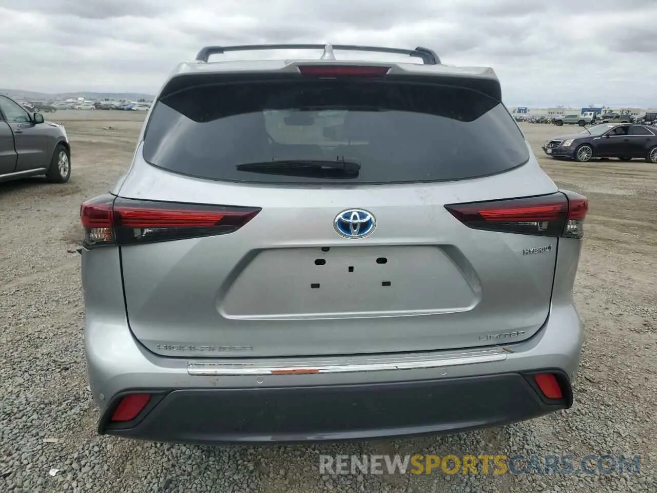 6 Photograph of a damaged car 5TDXBRCH1RS143290 TOYOTA HIGHLANDER 2024