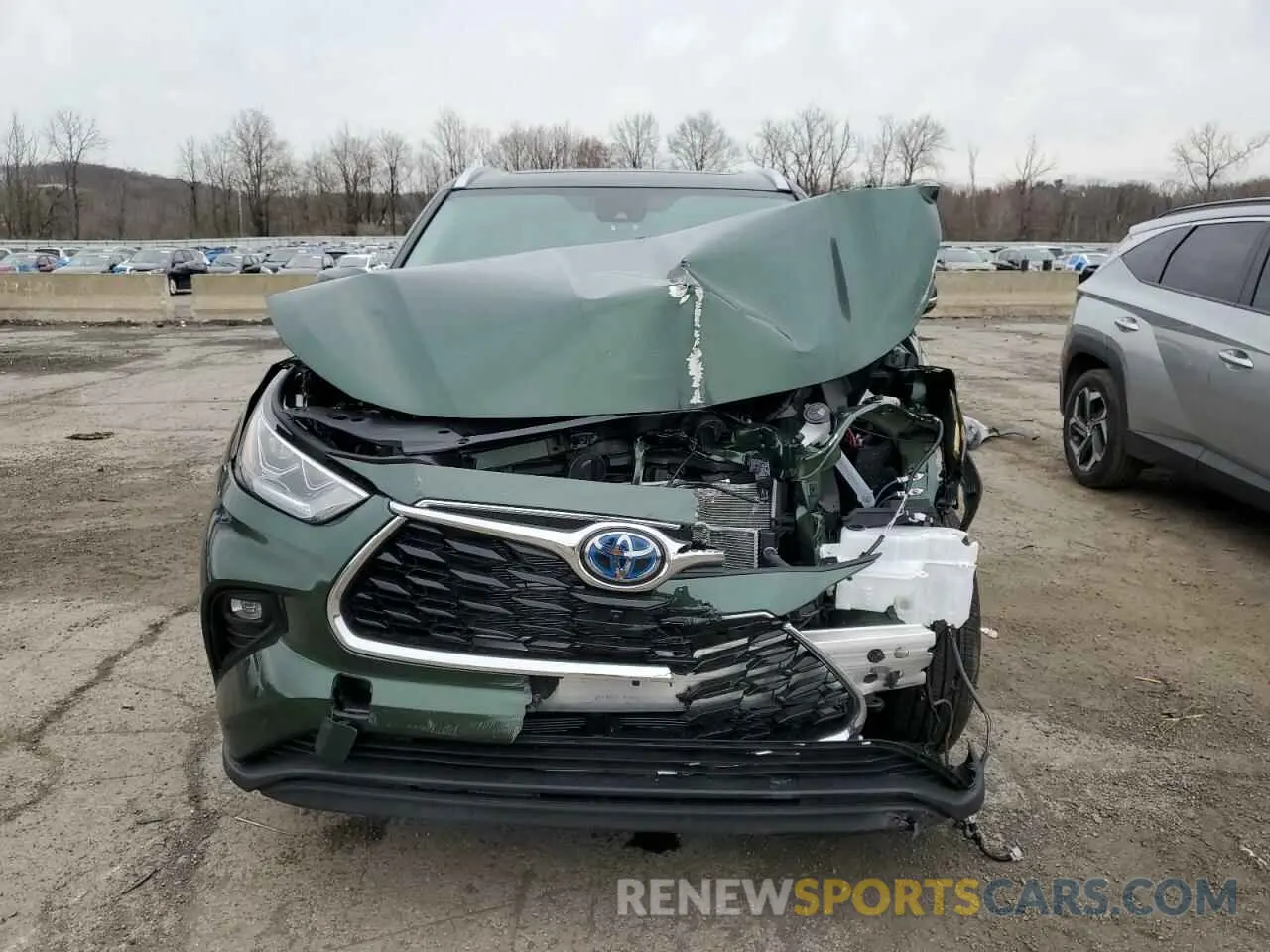 5 Photograph of a damaged car 5TDXBRCH8RS620541 TOYOTA HIGHLANDER 2024