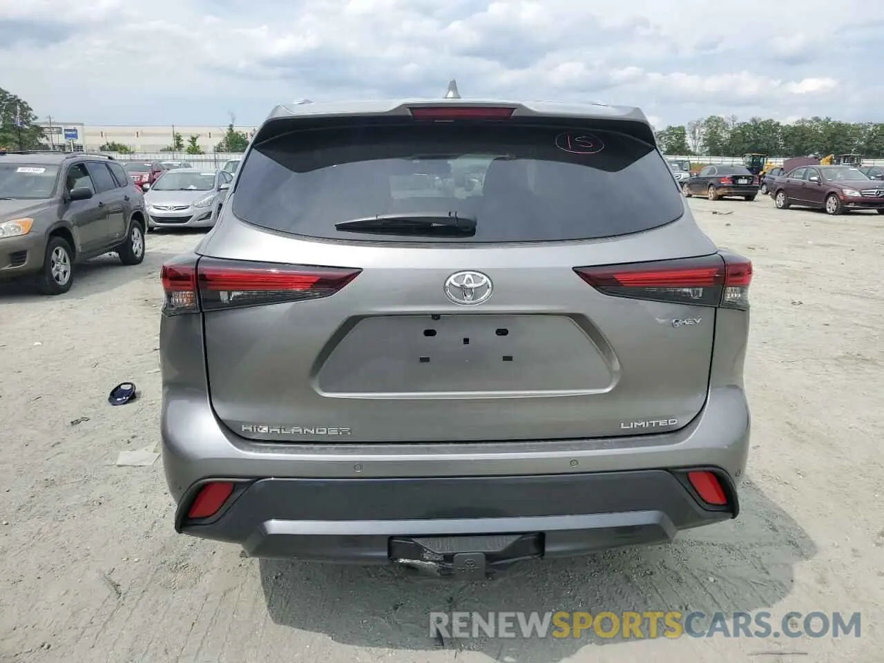 6 Photograph of a damaged car 5TDXBRCH0SS668024 TOYOTA HIGHLANDER 2025