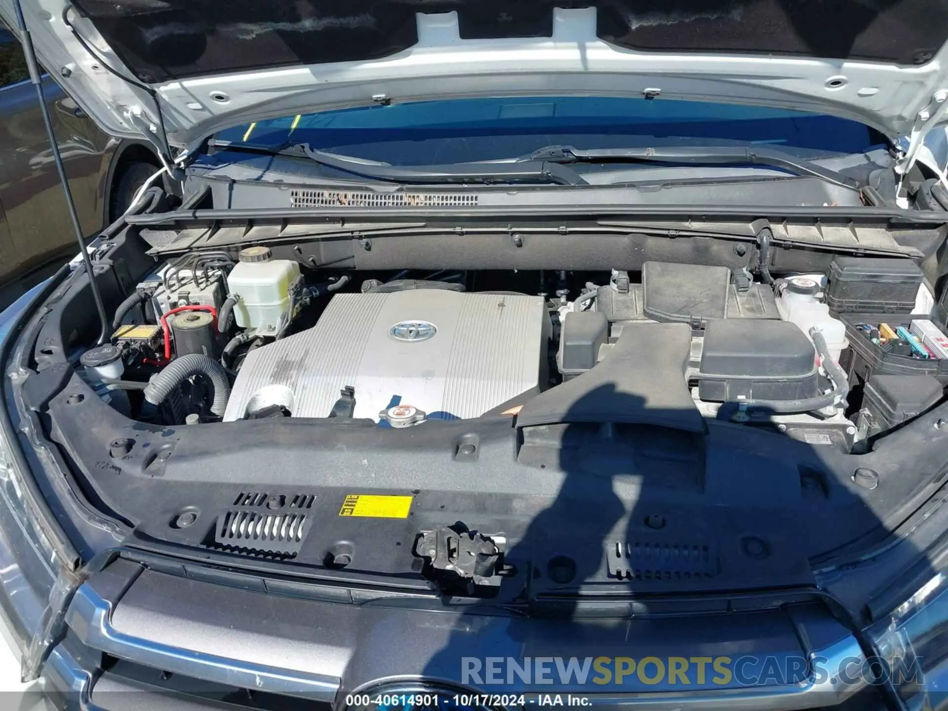 10 Photograph of a damaged car 5TDDGRFH3KS052320 TOYOTA HIGHLANDER HYBRID 2019