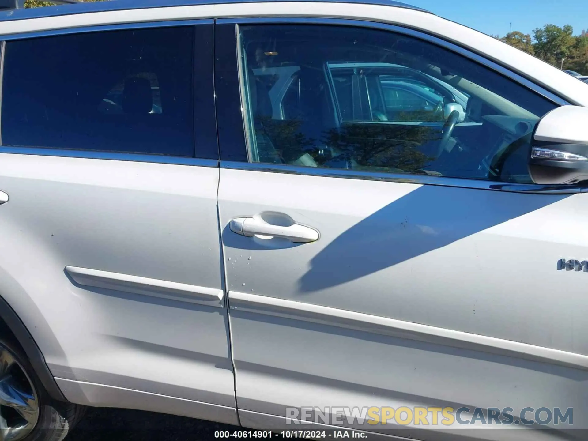 13 Photograph of a damaged car 5TDDGRFH3KS052320 TOYOTA HIGHLANDER HYBRID 2019