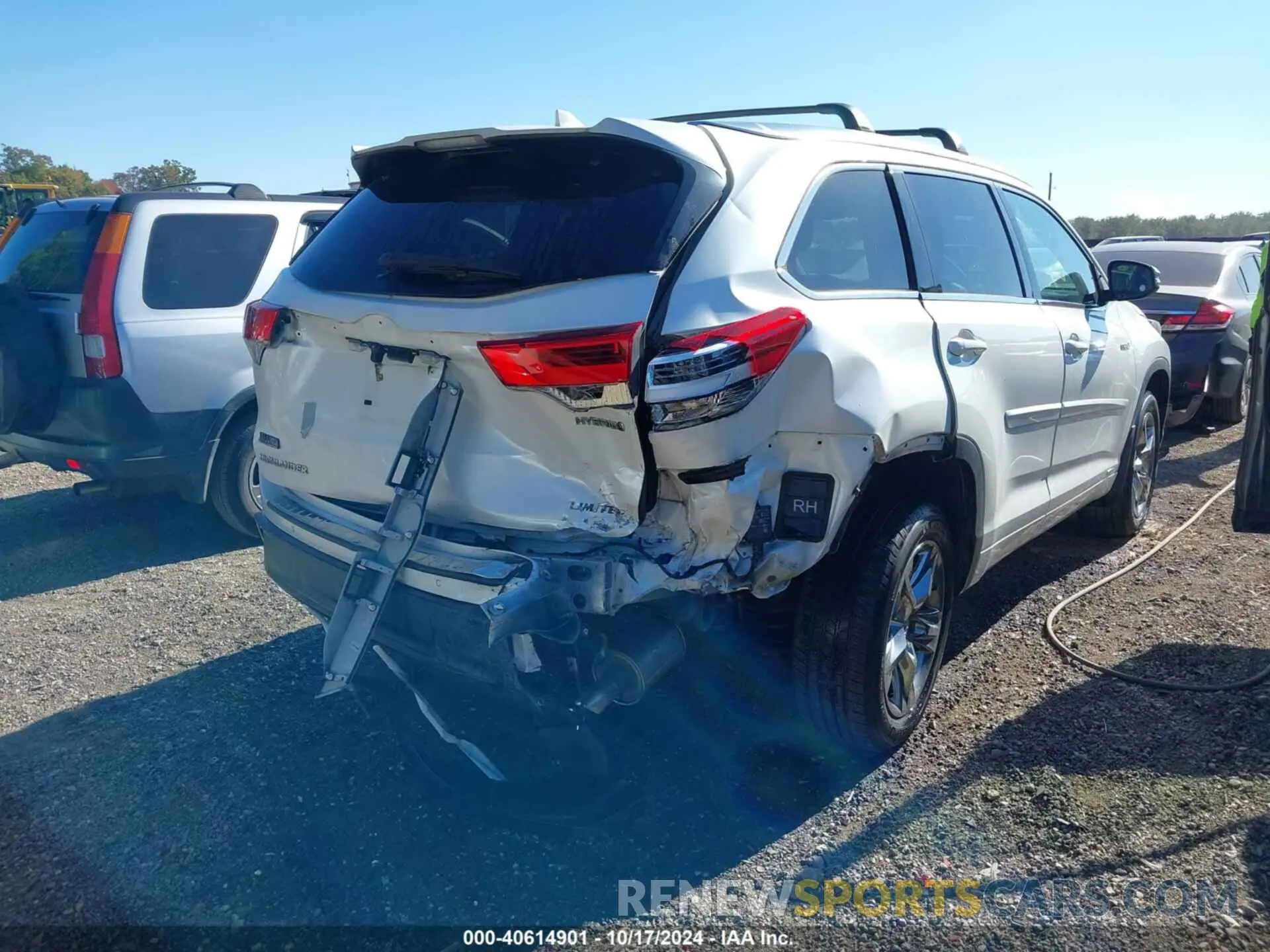 4 Photograph of a damaged car 5TDDGRFH3KS052320 TOYOTA HIGHLANDER HYBRID 2019
