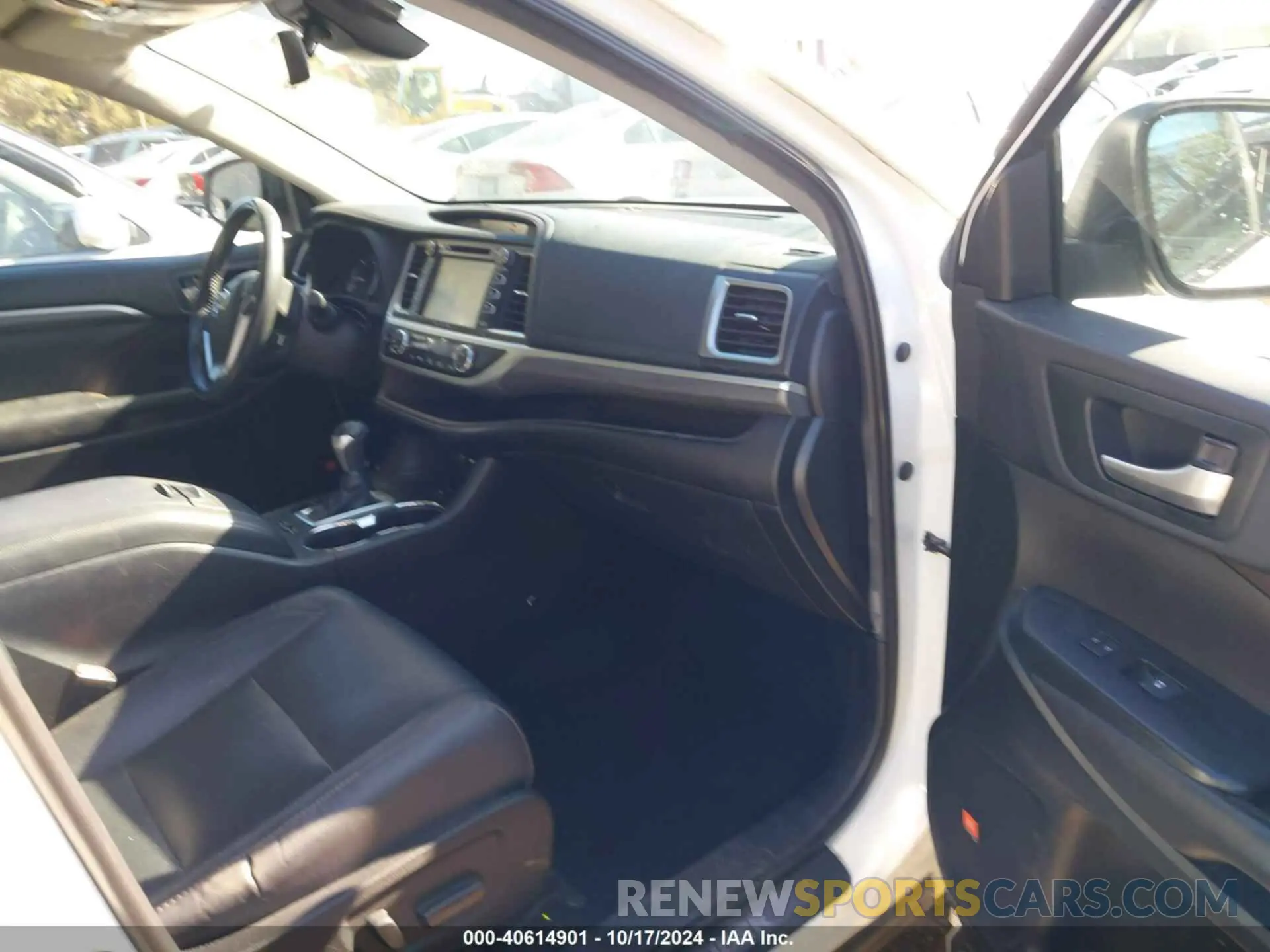 5 Photograph of a damaged car 5TDDGRFH3KS052320 TOYOTA HIGHLANDER HYBRID 2019