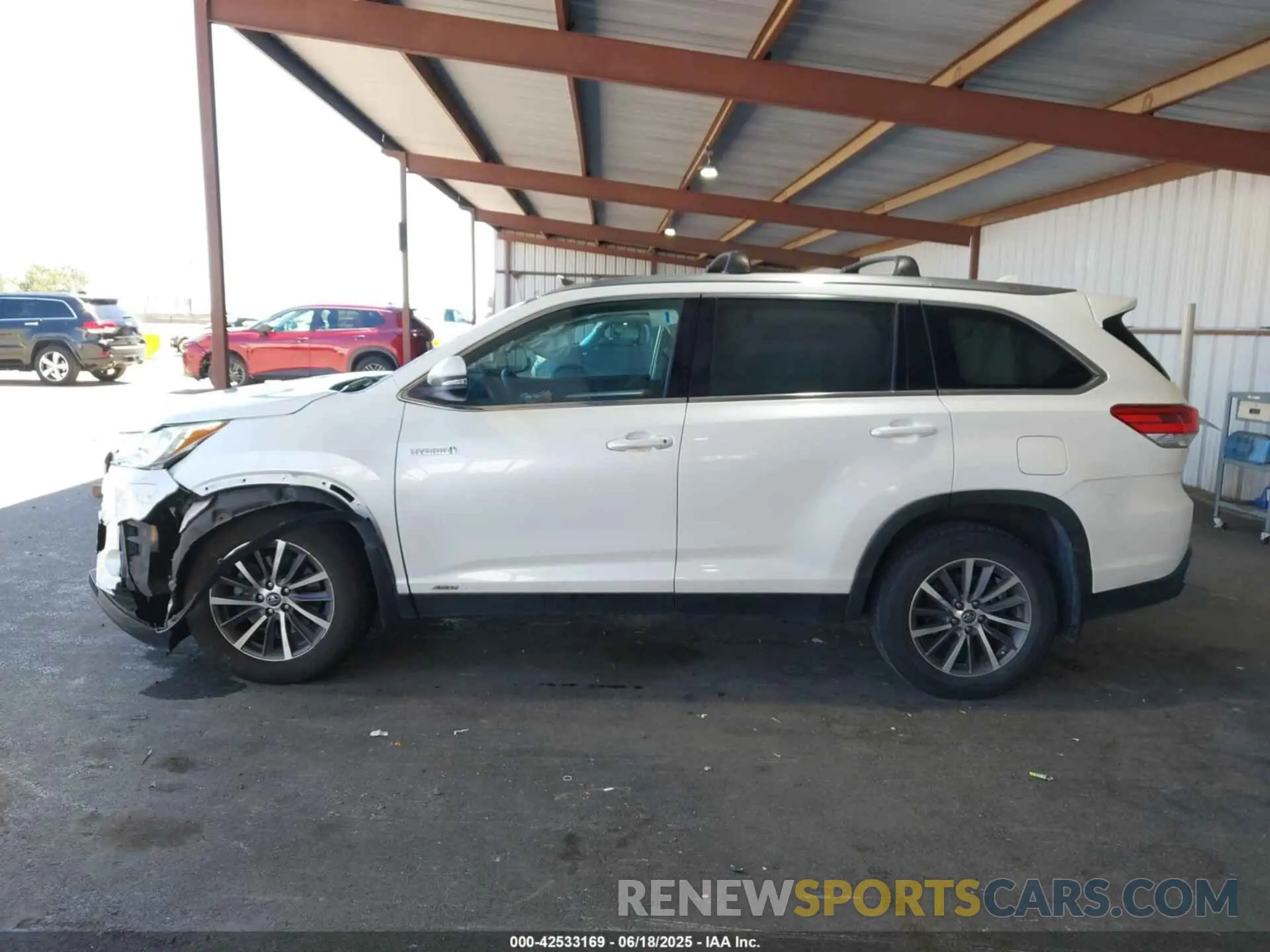 14 Photograph of a damaged car 5TDJGRFH2KS077843 TOYOTA HIGHLANDER HYBRID 2019