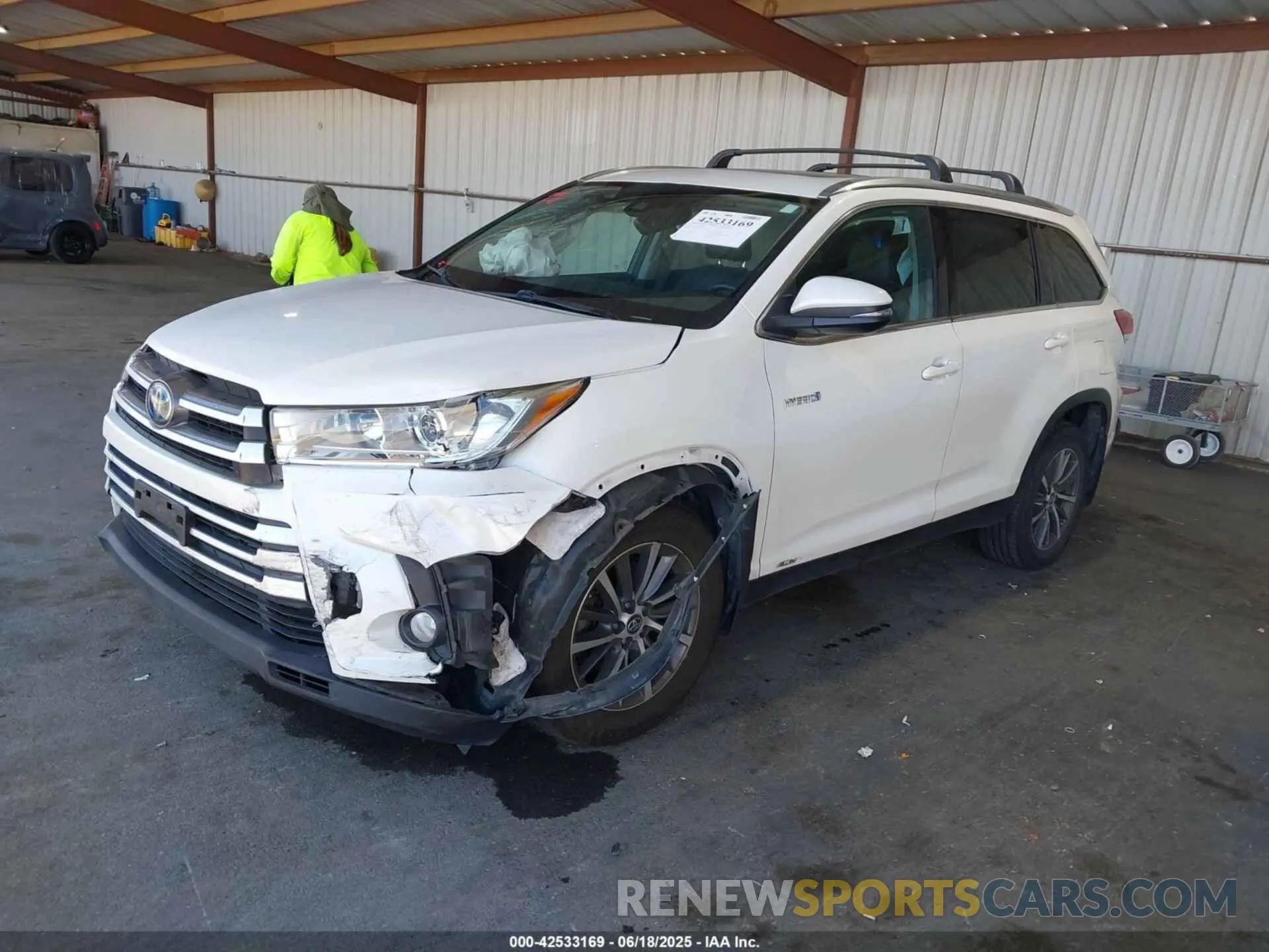 2 Photograph of a damaged car 5TDJGRFH2KS077843 TOYOTA HIGHLANDER HYBRID 2019