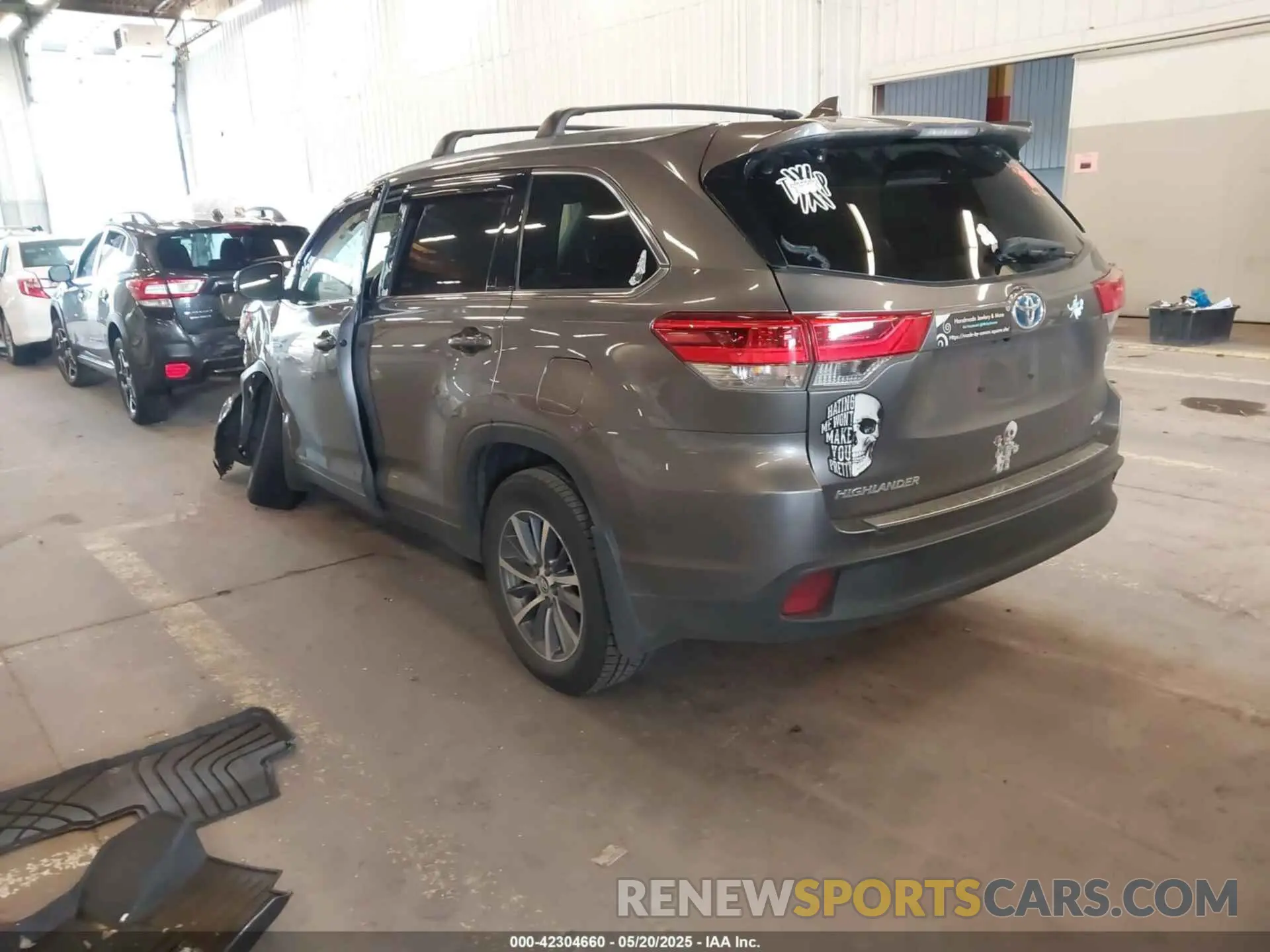 3 Фотография поврежденного автомобиля 5TDJGRFH5KS076623 TOYOTA HIGHLANDER HYBRID 2019