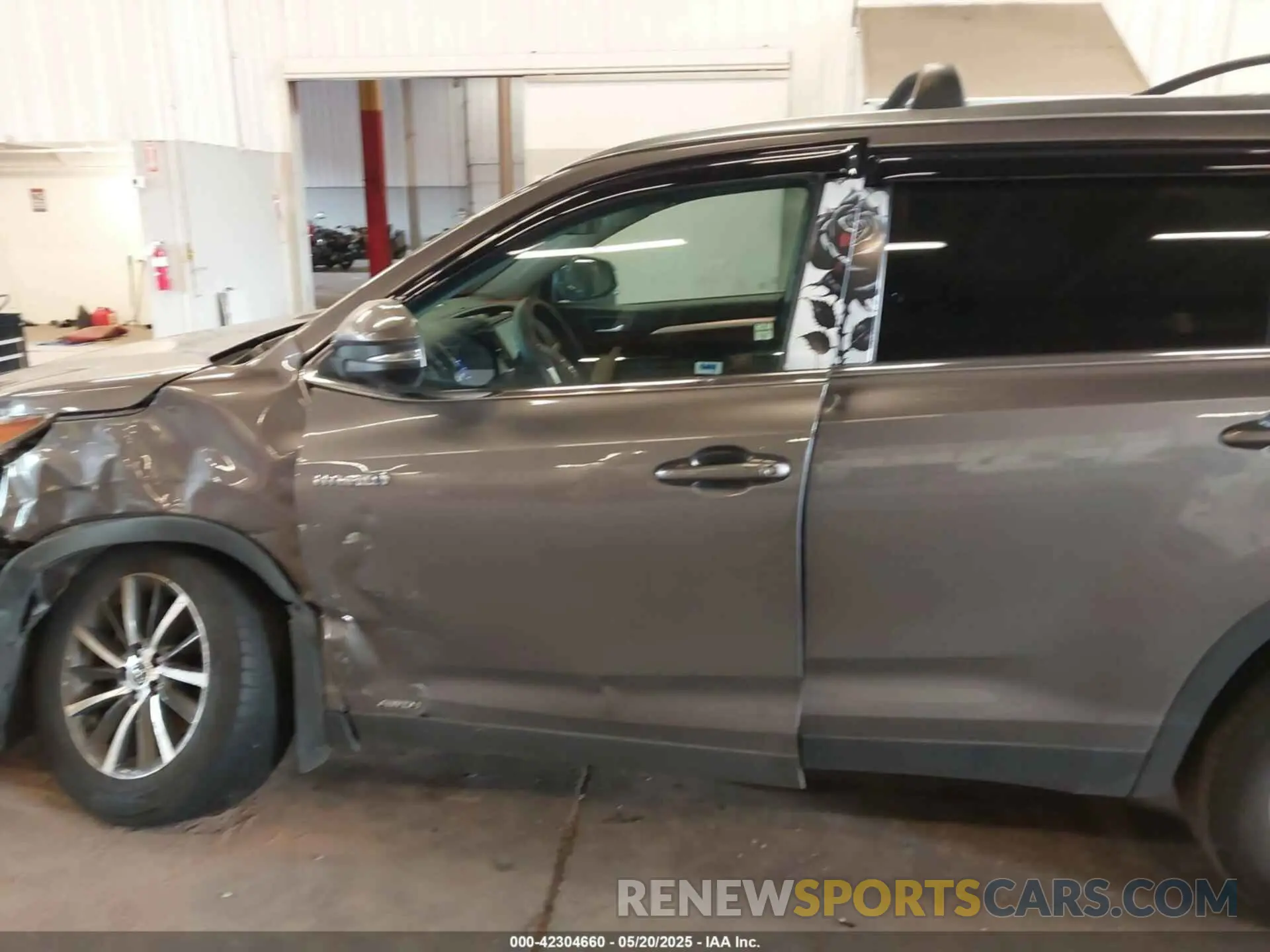 6 Фотография поврежденного автомобиля 5TDJGRFH5KS076623 TOYOTA HIGHLANDER HYBRID 2019