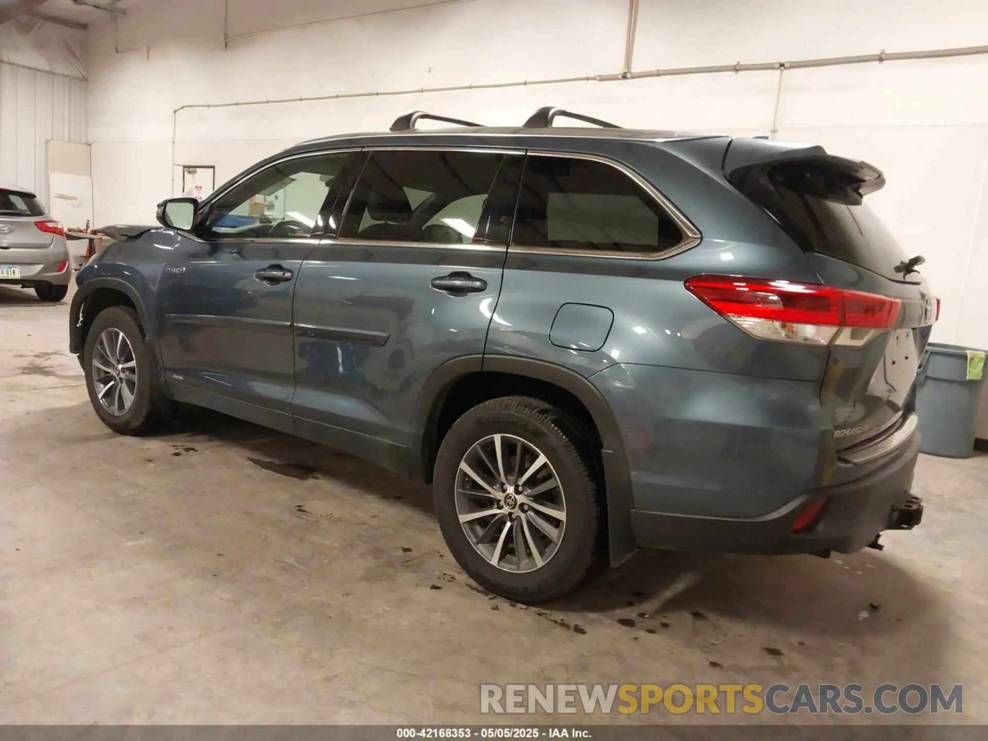 3 Фотография поврежденного автомобиля 5TDJGRFH7KS053019 TOYOTA HIGHLANDER HYBRID 2019