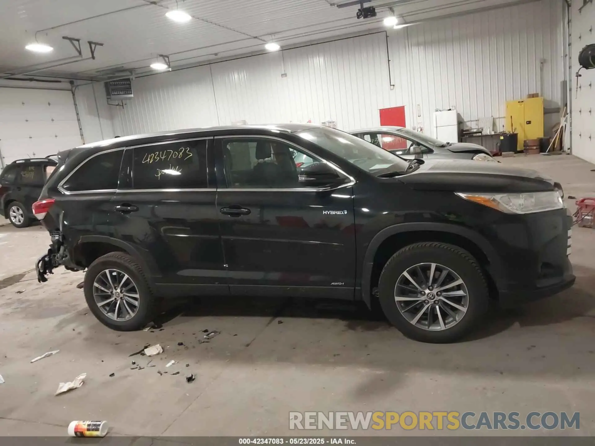 13 Photograph of a damaged car 5TDJGRFH7KS078437 TOYOTA HIGHLANDER HYBRID 2019