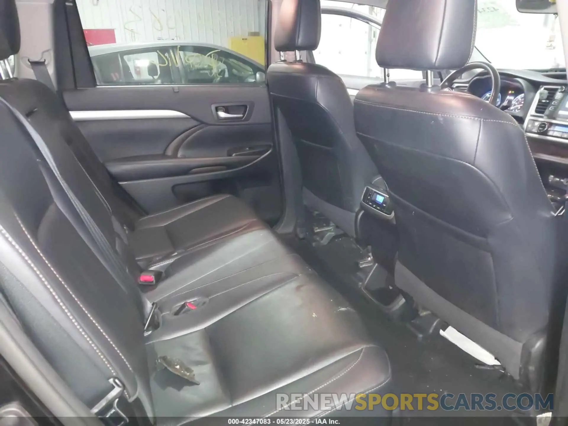 8 Photograph of a damaged car 5TDJGRFH7KS078437 TOYOTA HIGHLANDER HYBRID 2019