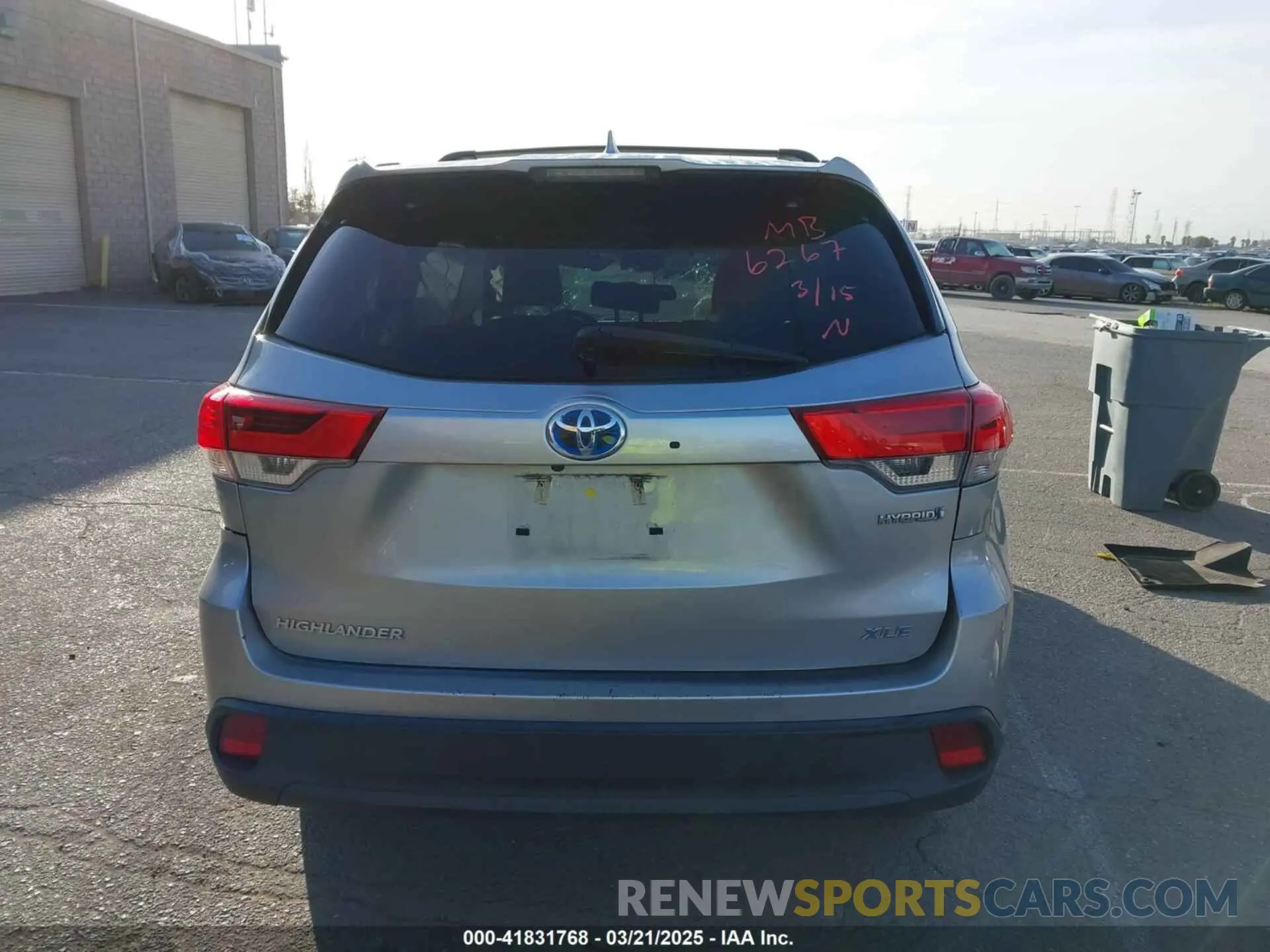 16 Photograph of a damaged car 5TDJGRFH8KS068239 TOYOTA HIGHLANDER HYBRID 2019