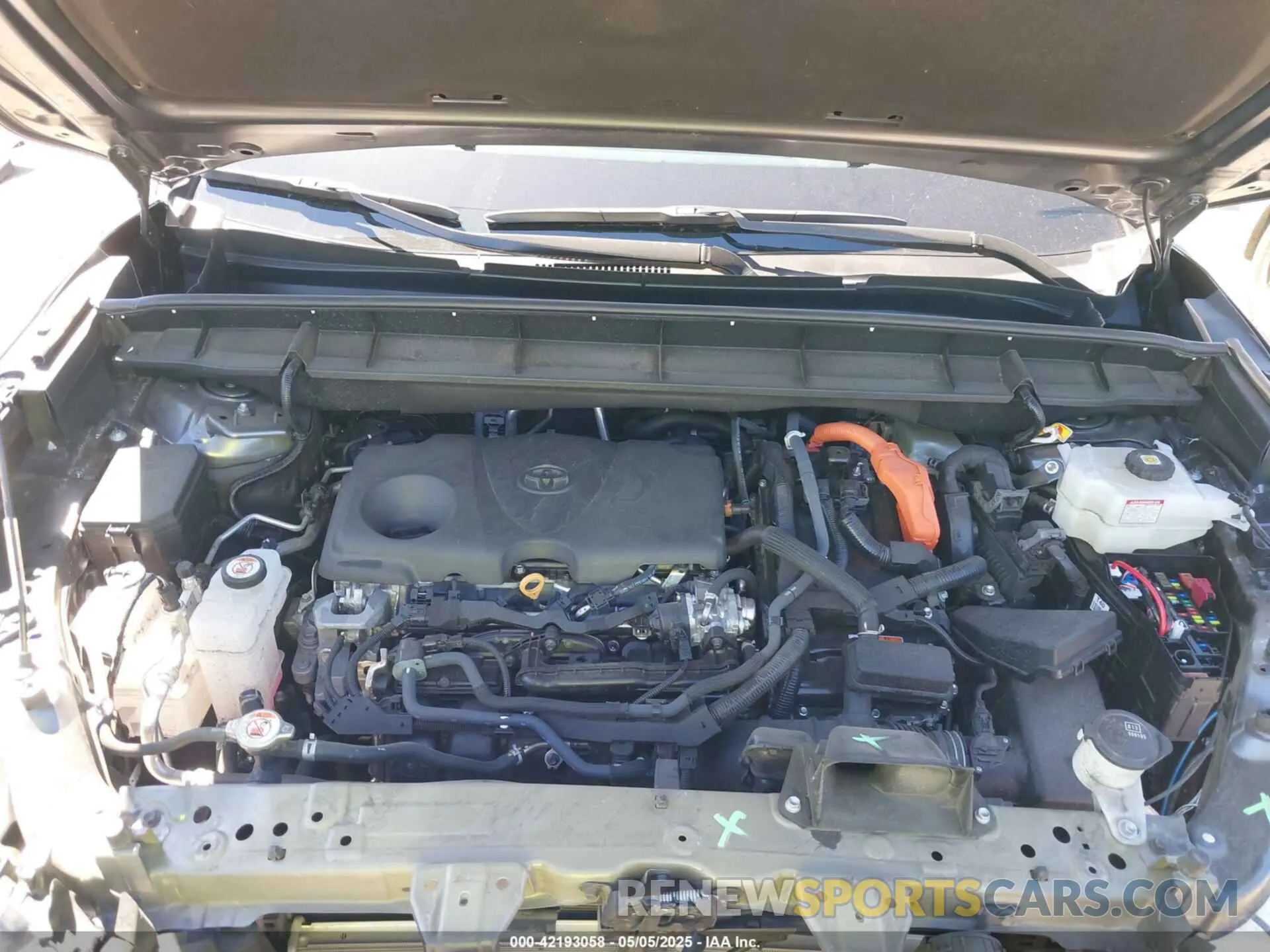 10 Photograph of a damaged car 5TDXBRCH1RS612605 TOYOTA HIGHLANDER HYBRID 2024