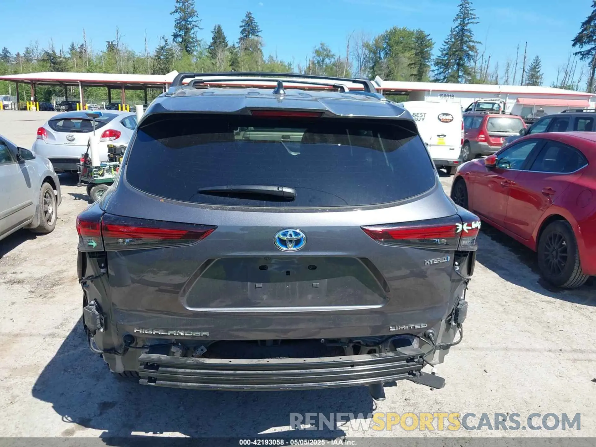 16 Photograph of a damaged car 5TDXBRCH1RS612605 TOYOTA HIGHLANDER HYBRID 2024