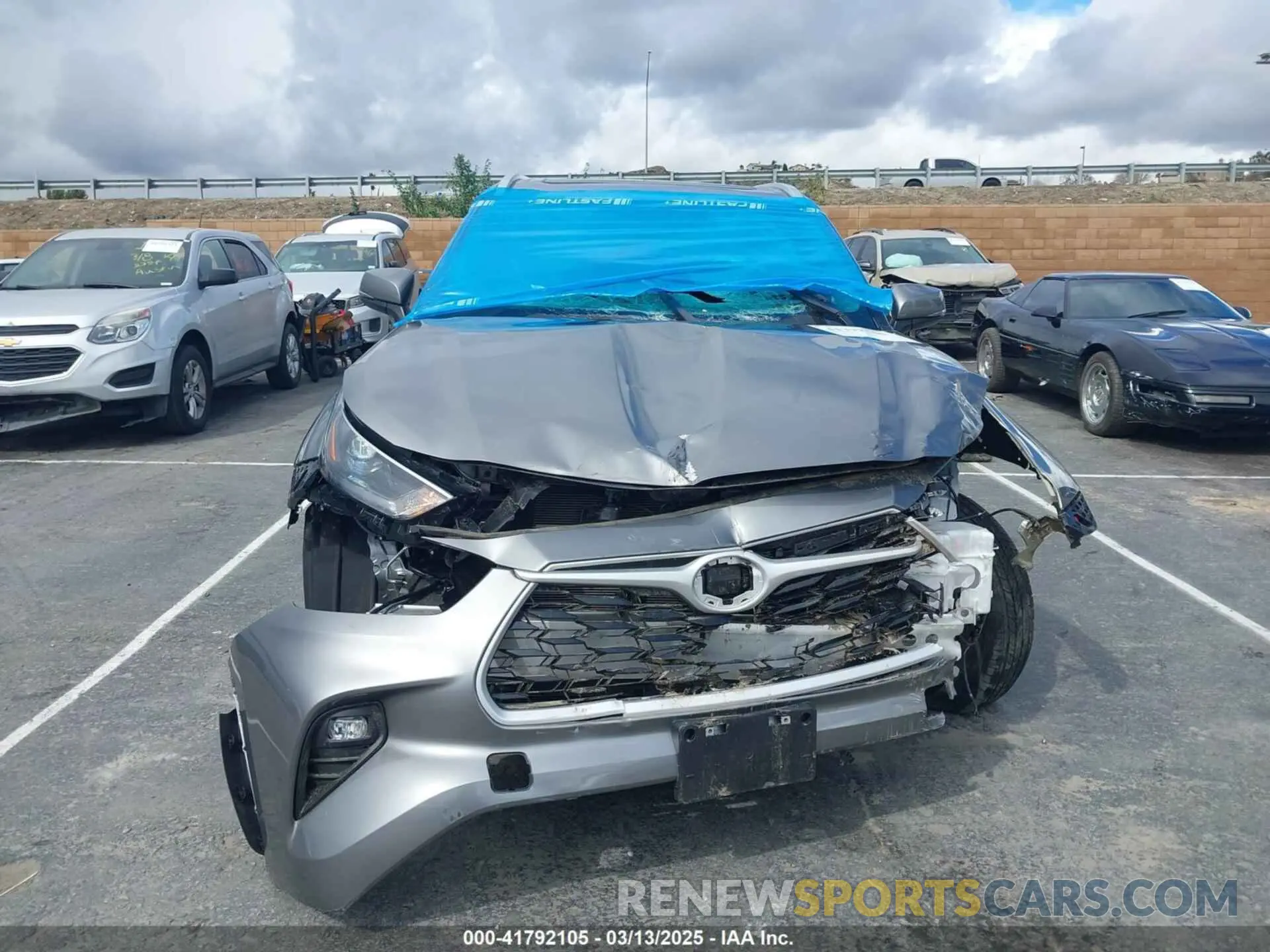 12 Photograph of a damaged car 5TDKBRCHXSS646154 TOYOTA HIGHLANDER HYBRID 2025