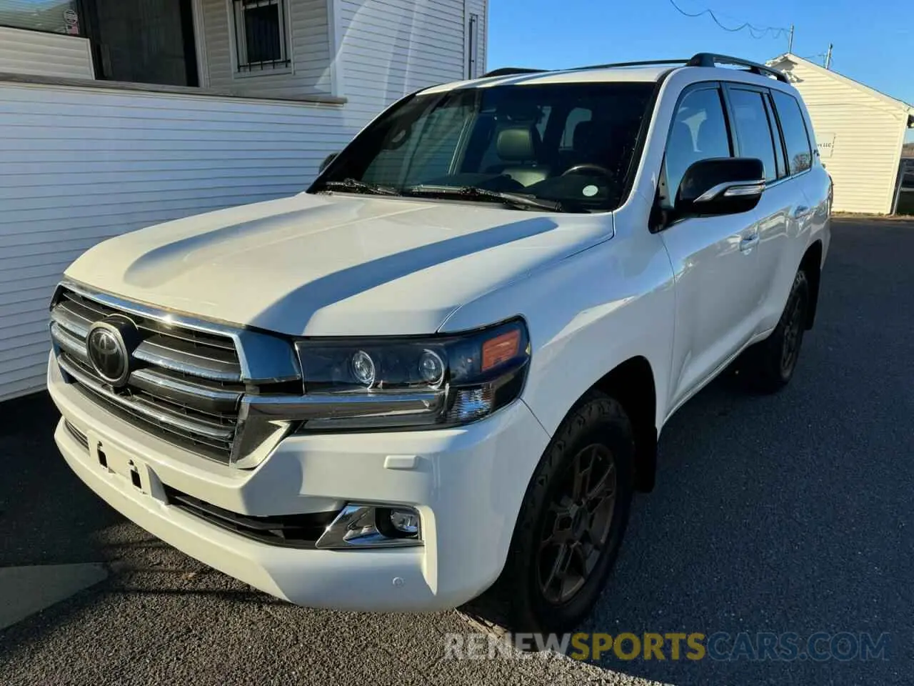 1 Photograph of a damaged car JTMCY7AJ4L4088294 TOYOTA LAND CRUIS 2020