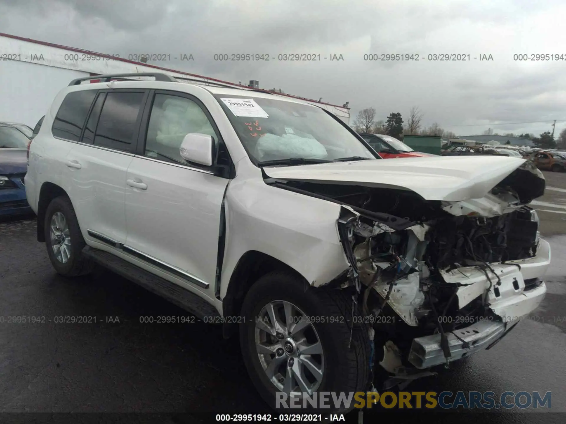 1 Фотография поврежденного автомобиля JTMCY7AJ8K4079127 TOYOTA LAND CRUISER 2019