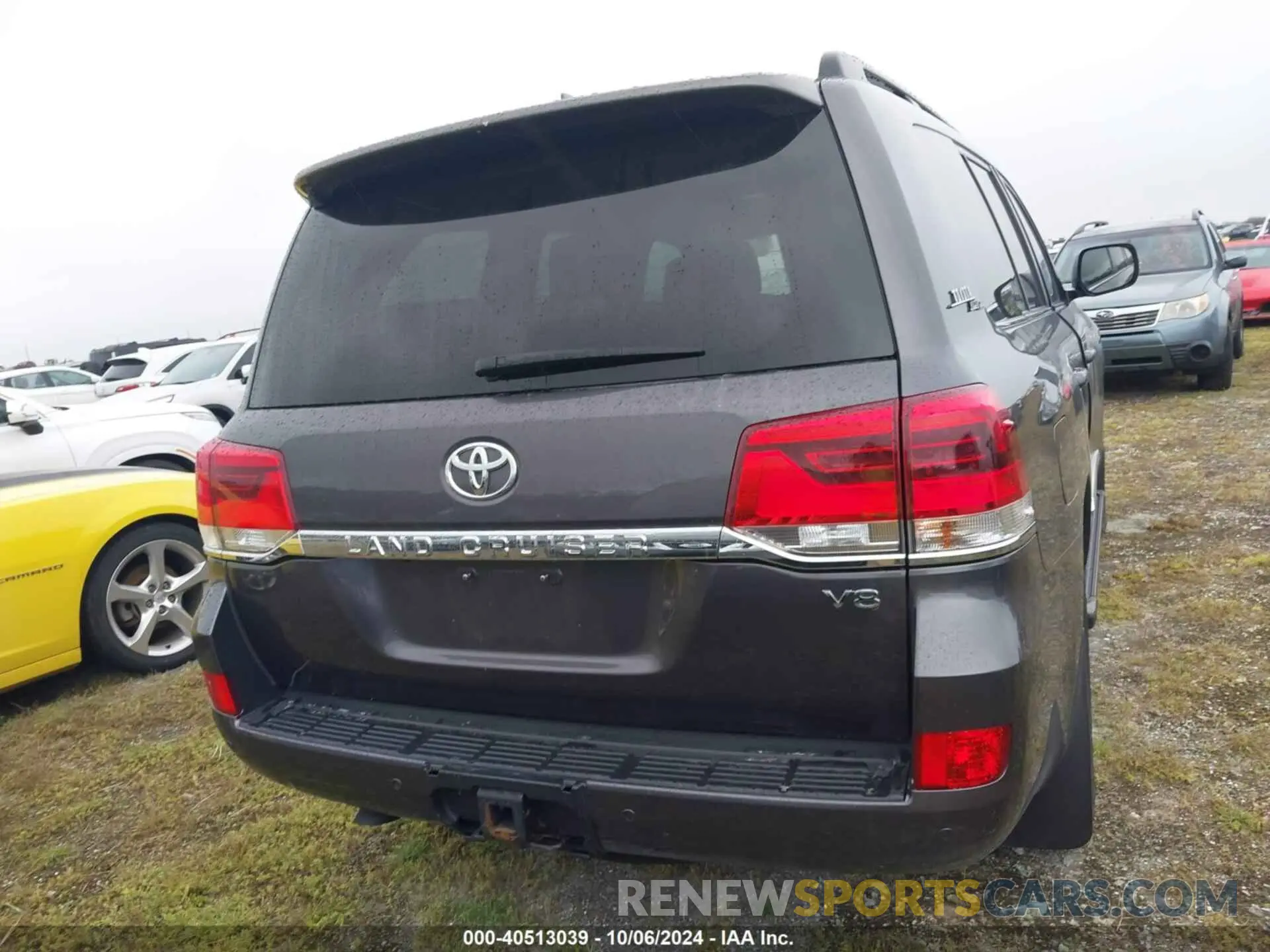 16 Photograph of a damaged car JTMCY7AJ2M4096296 TOYOTA LAND CRUISER 2021