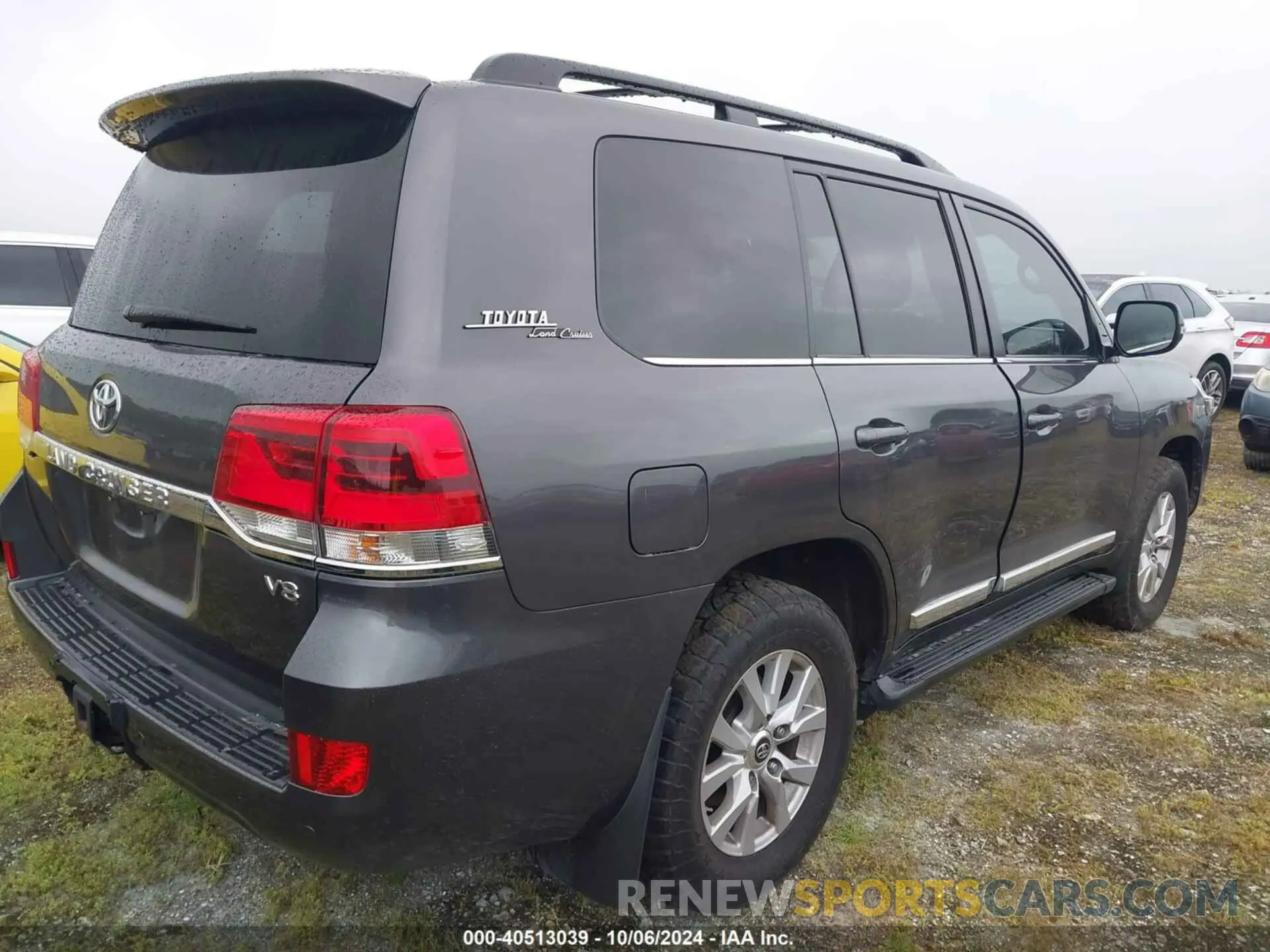 4 Photograph of a damaged car JTMCY7AJ2M4096296 TOYOTA LAND CRUISER 2021