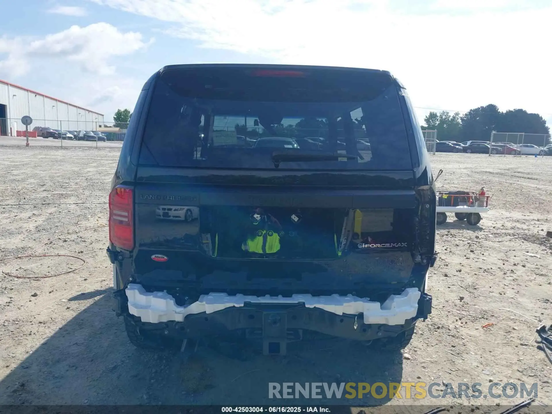 17 Photograph of a damaged car JTEABFAJ9RK005199 TOYOTA LAND CRUISER 2024