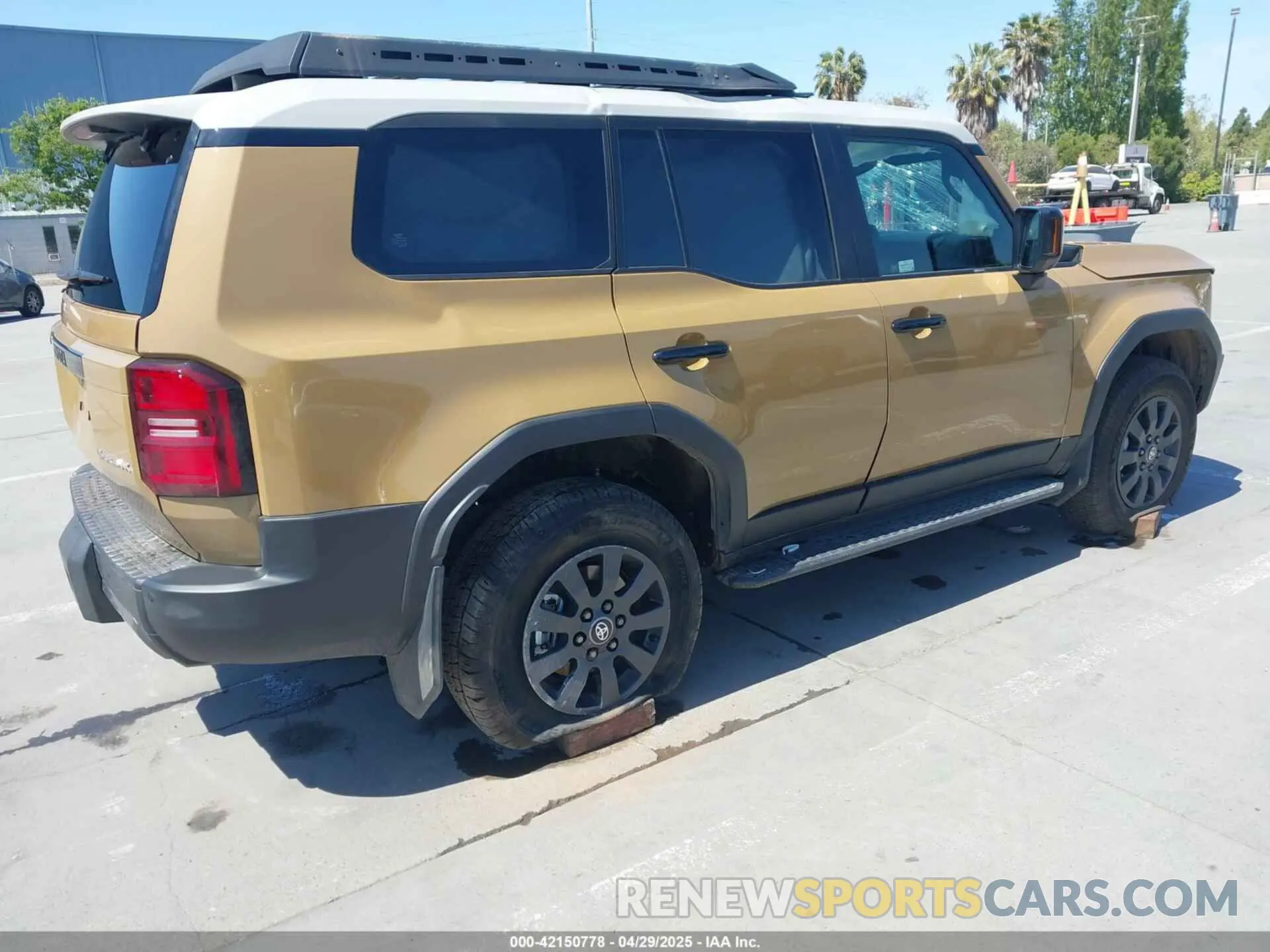 4 Фотография поврежденного автомобиля JTEABFAJ7SK035212 TOYOTA LAND CRUISER 2025