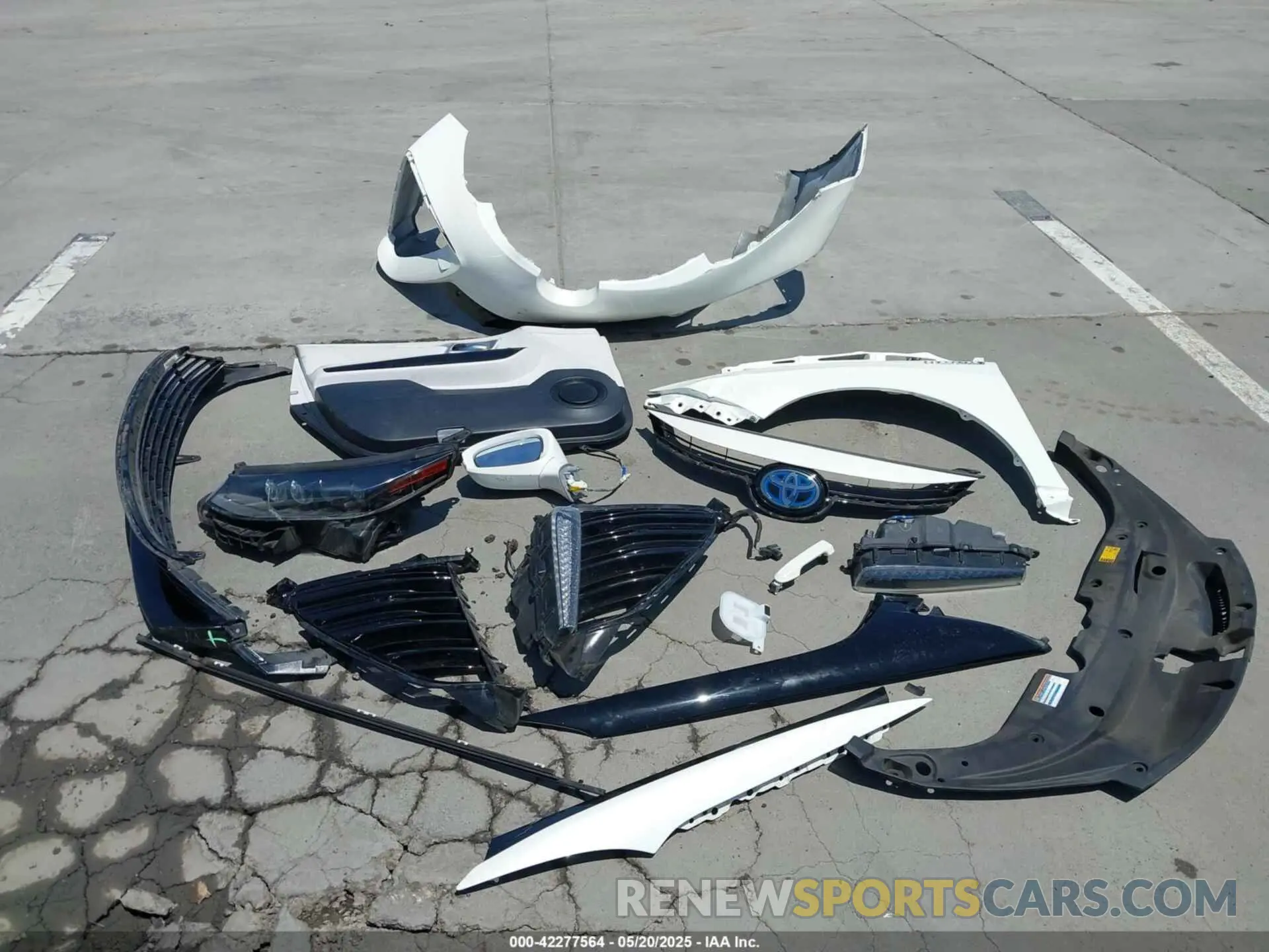 12 Фотография поврежденного автомобиля JTDBVRBD2KA007074 TOYOTA MIRAI 2019