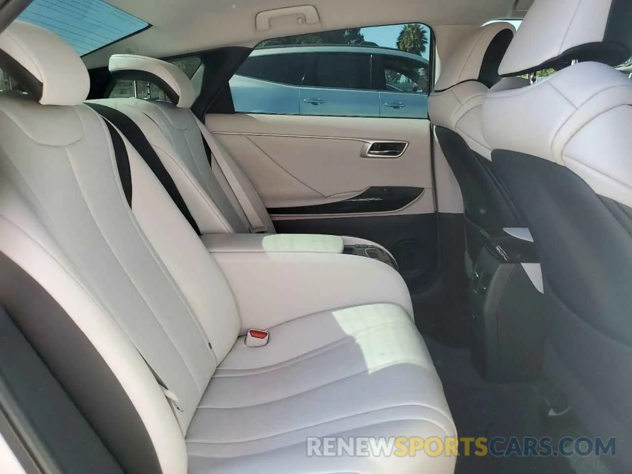 10 Photograph of a damaged car JTDBVRBD5KA005562 TOYOTA MIRAI 2019