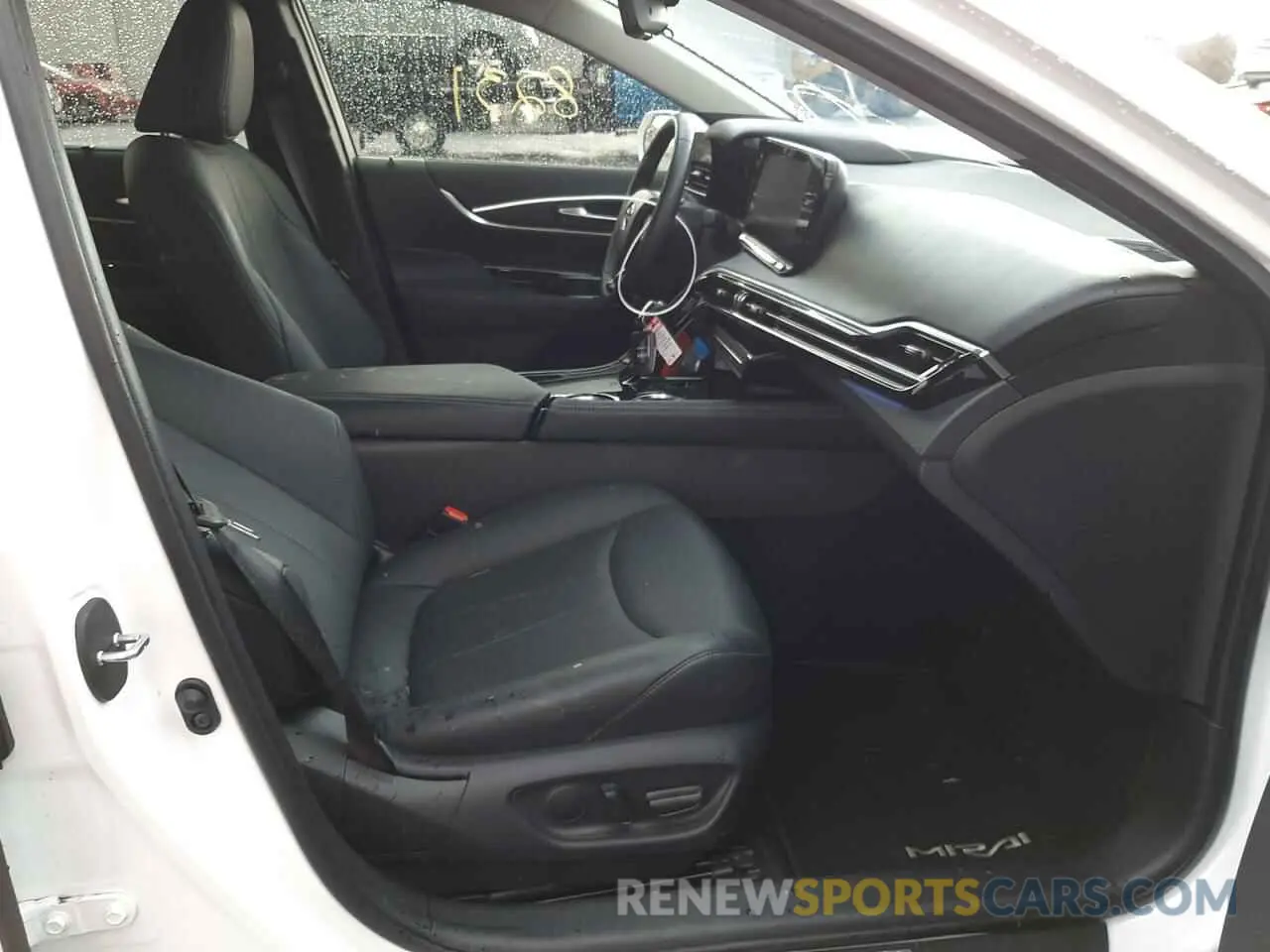 5 Photograph of a damaged car JTDAAAAA0MA000305 TOYOTA MIRAI 2021