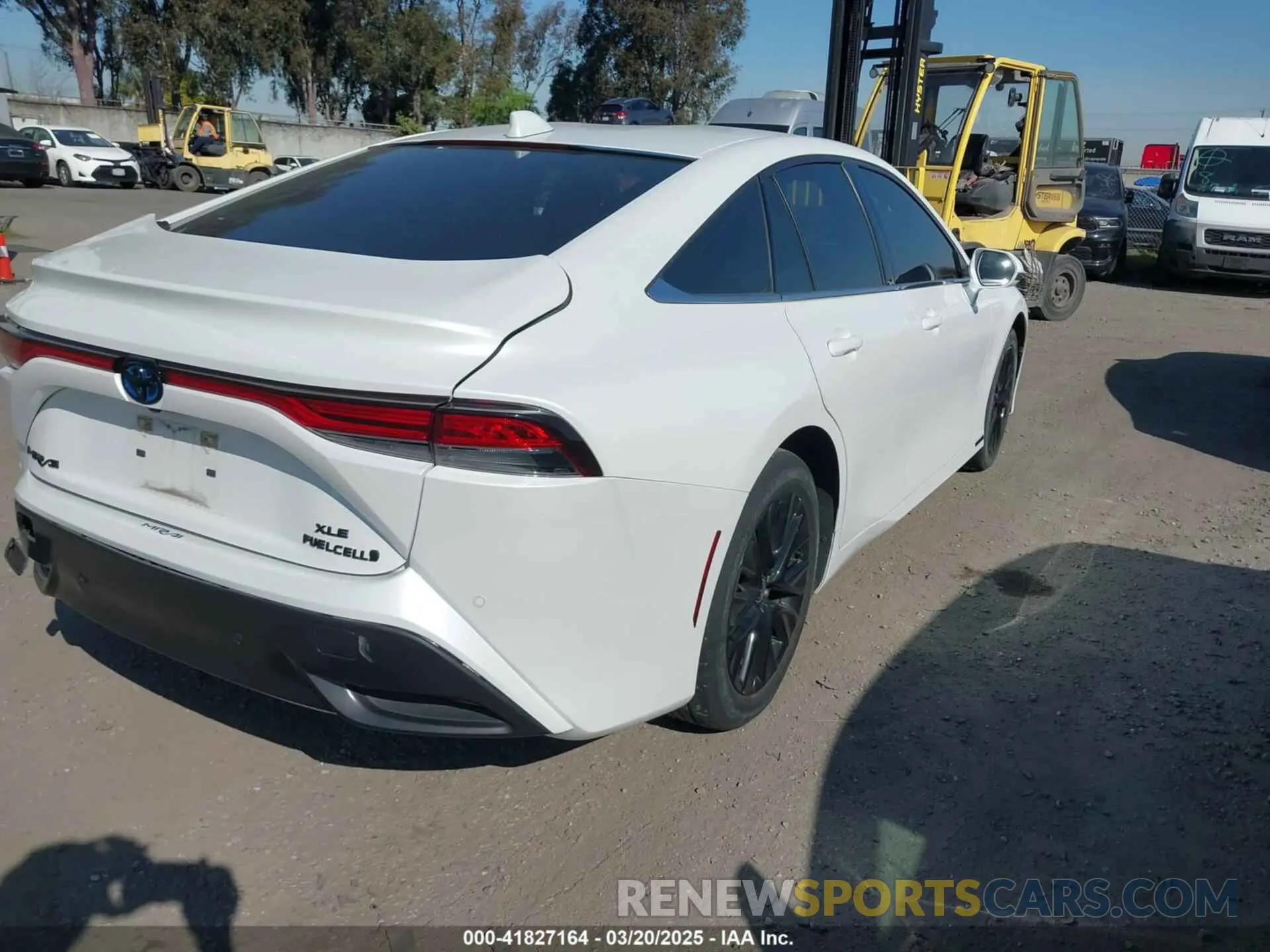4 Photograph of a damaged car JTDAAAAA1MA002600 TOYOTA MIRAI 2021