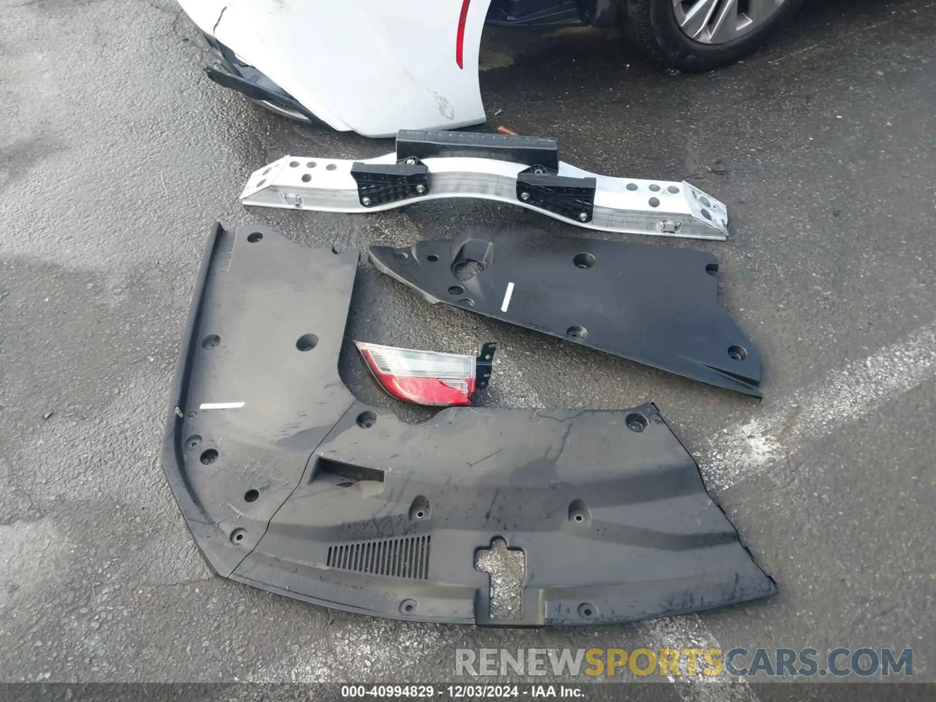 12 Photograph of a damaged car JTDAAAAA3NA006598 TOYOTA MIRAI 2022