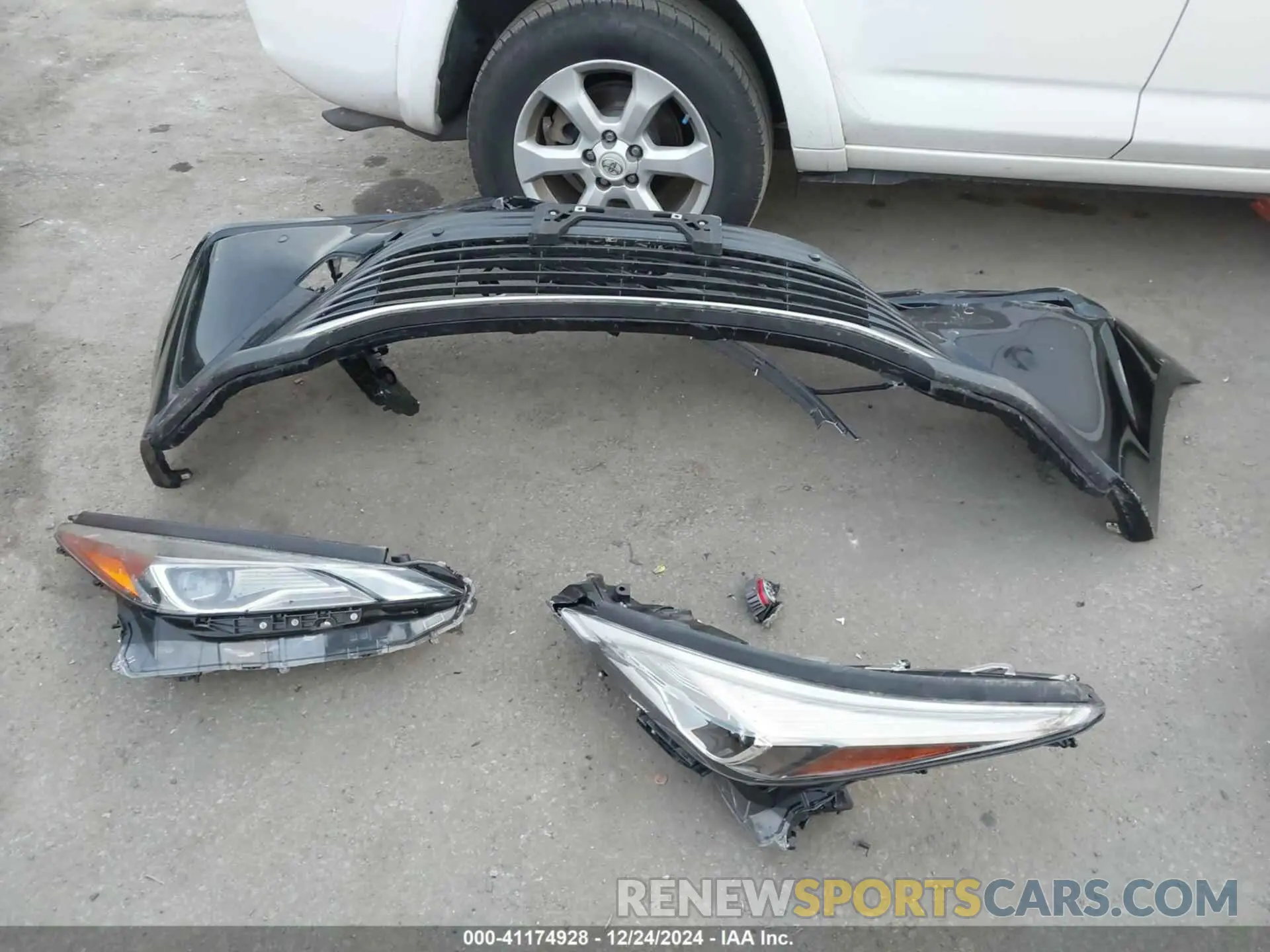 12 Photograph of a damaged car JTDAAAAA8NA005110 TOYOTA MIRAI 2022