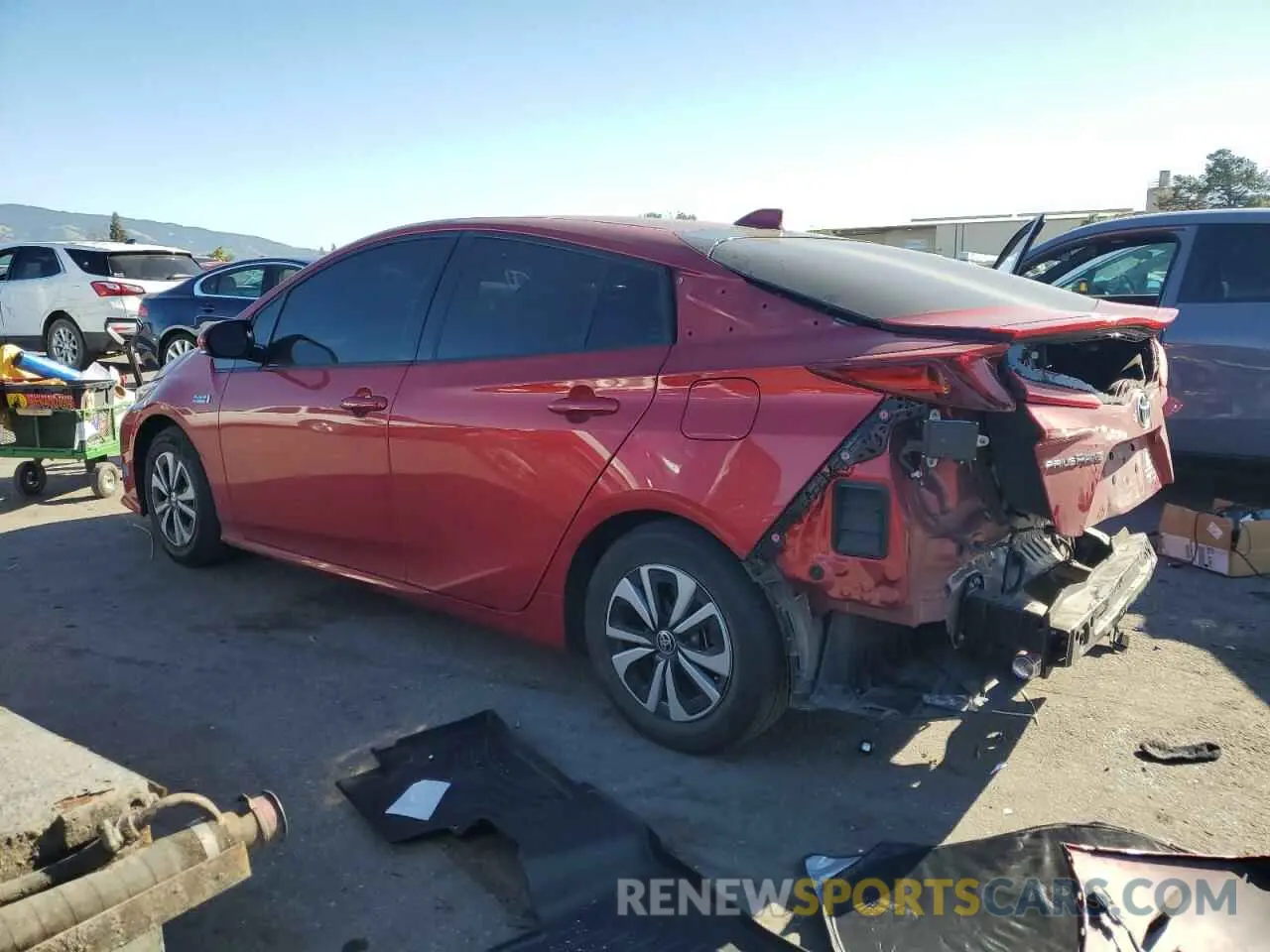 2 Фотография поврежденного автомобиля JTDKARFP2K3118888 TOYOTA PRIUS 2019