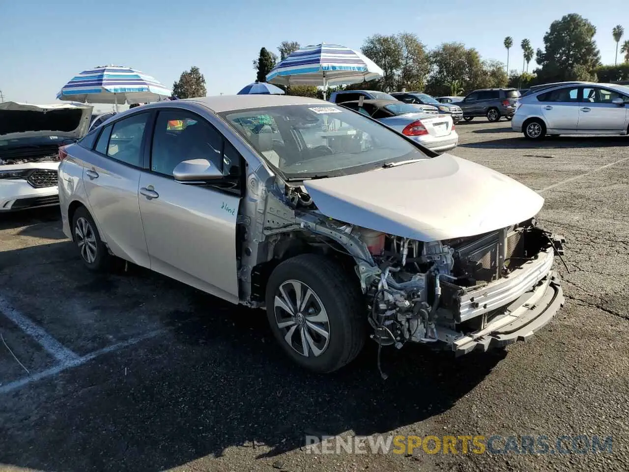 4 Фотография поврежденного автомобиля JTDKARFP3K3106992 TOYOTA PRIUS 2019