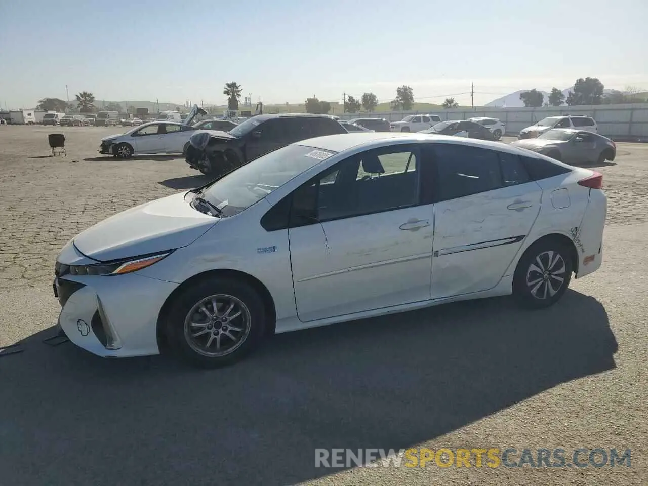 1 Фотография поврежденного автомобиля JTDKARFP3K3115725 TOYOTA PRIUS 2019