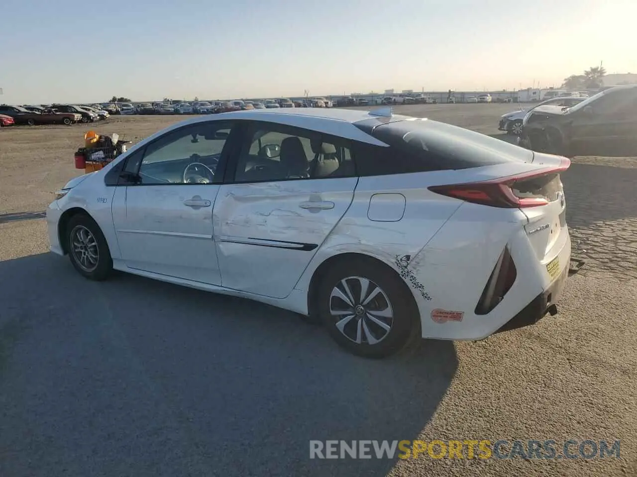 2 Фотография поврежденного автомобиля JTDKARFP3K3115725 TOYOTA PRIUS 2019