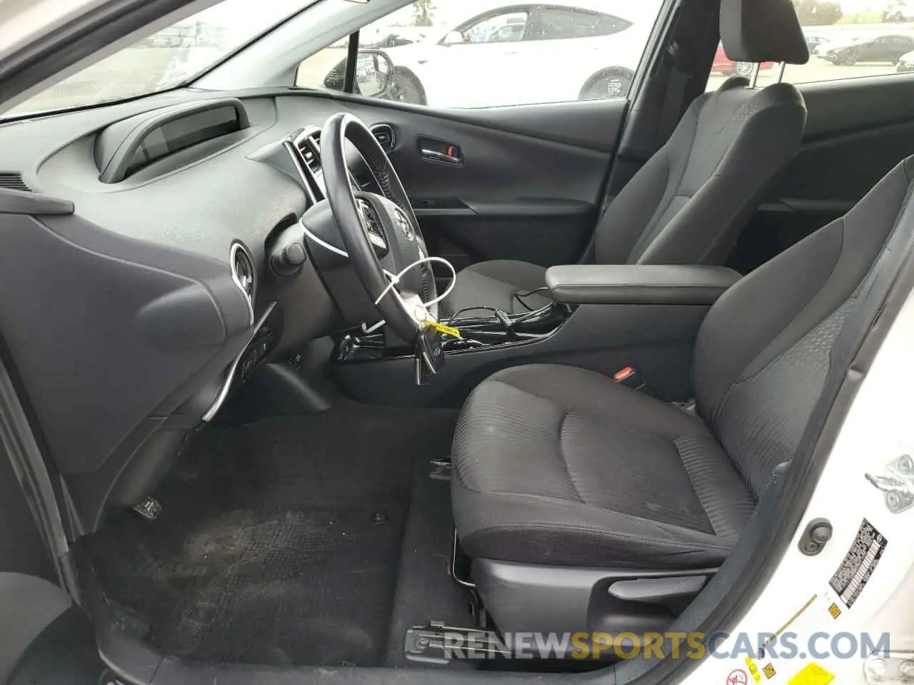 7 Фотография поврежденного автомобиля JTDKARFP3K3115725 TOYOTA PRIUS 2019