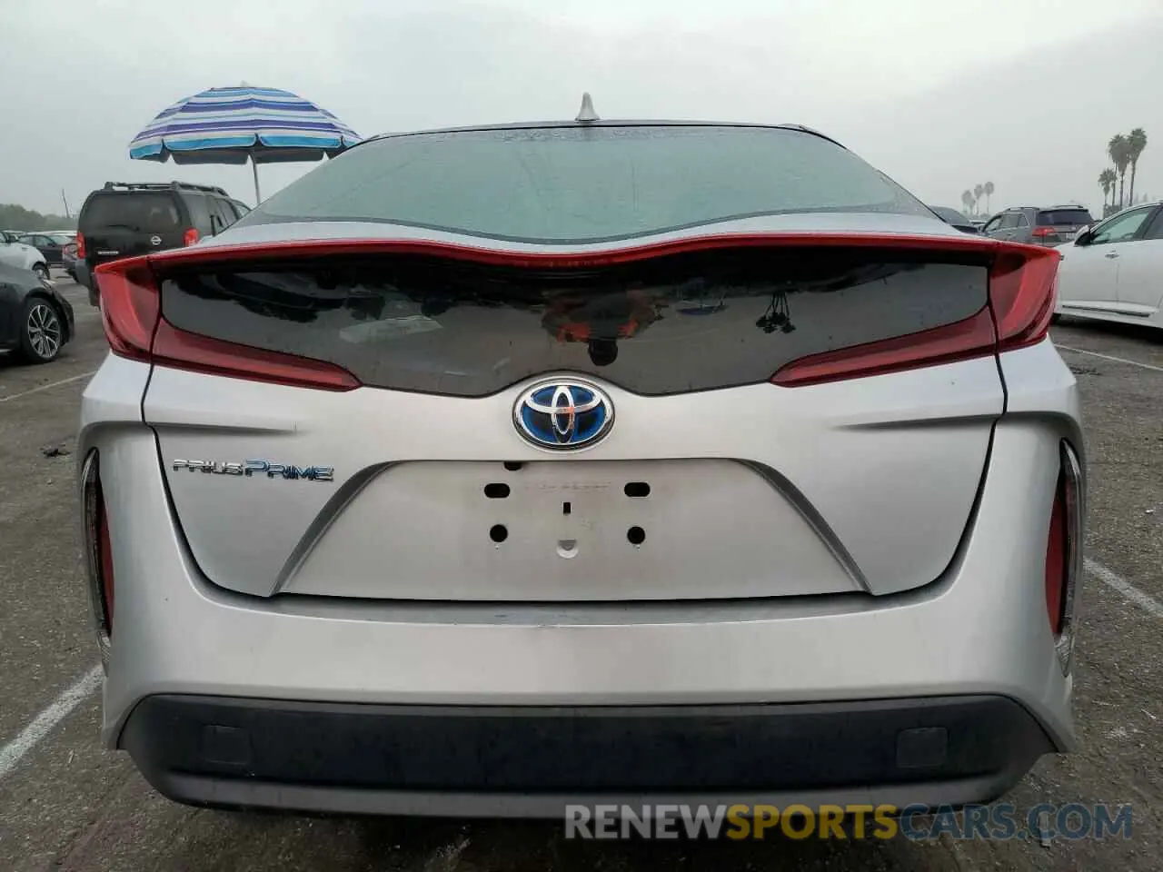 6 Фотография поврежденного автомобиля JTDKARFP6K3119655 TOYOTA PRIUS 2019