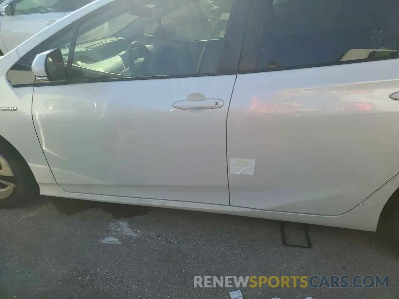 12 Photograph of a damaged car JTDKARFU0K3101951 TOYOTA PRIUS 2019