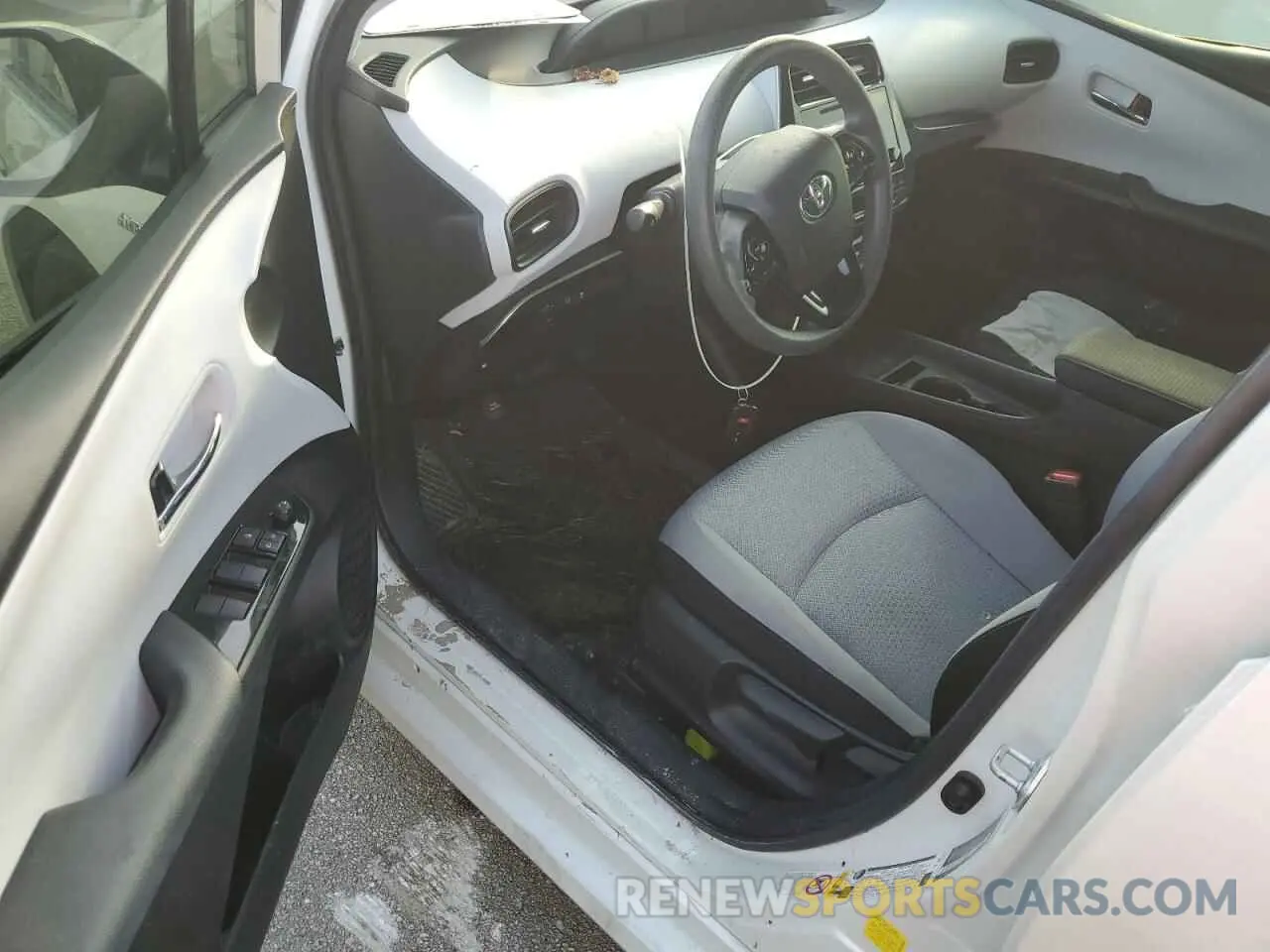 8 Photograph of a damaged car JTDKARFU0K3101951 TOYOTA PRIUS 2019