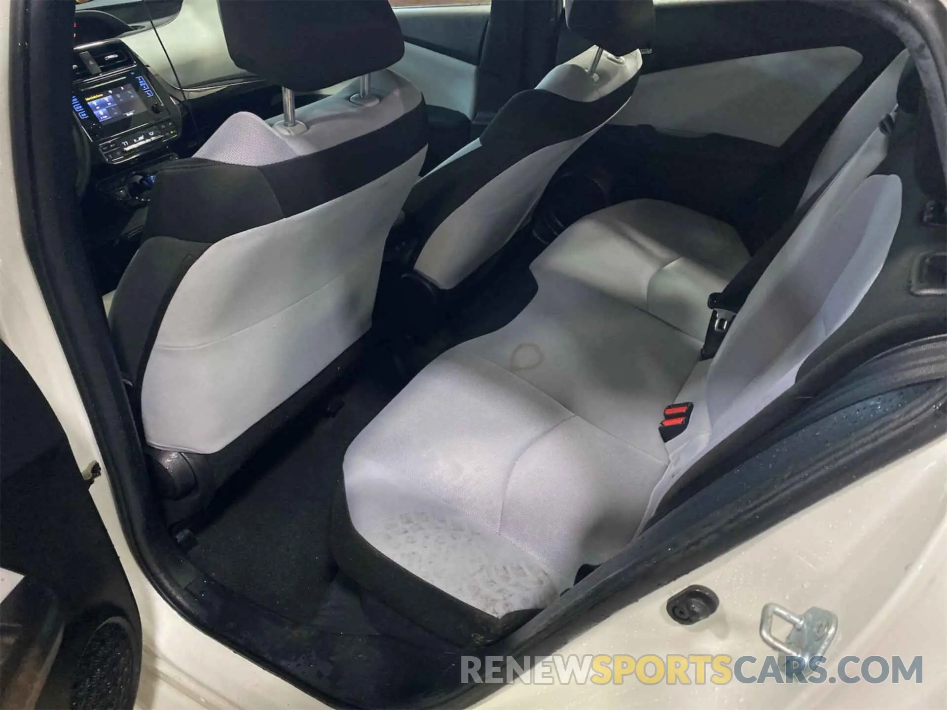 11 Фотография поврежденного автомобиля JTDKARFU1K3071195 TOYOTA PRIUS 2019