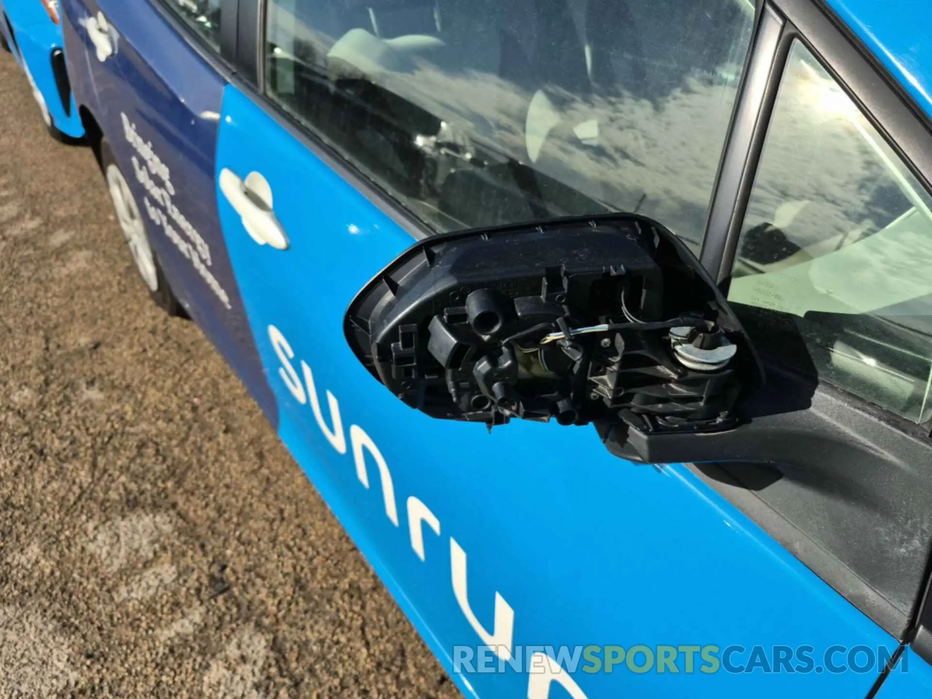 7 Фотография поврежденного автомобиля JTDKARFU1K3071195 TOYOTA PRIUS 2019