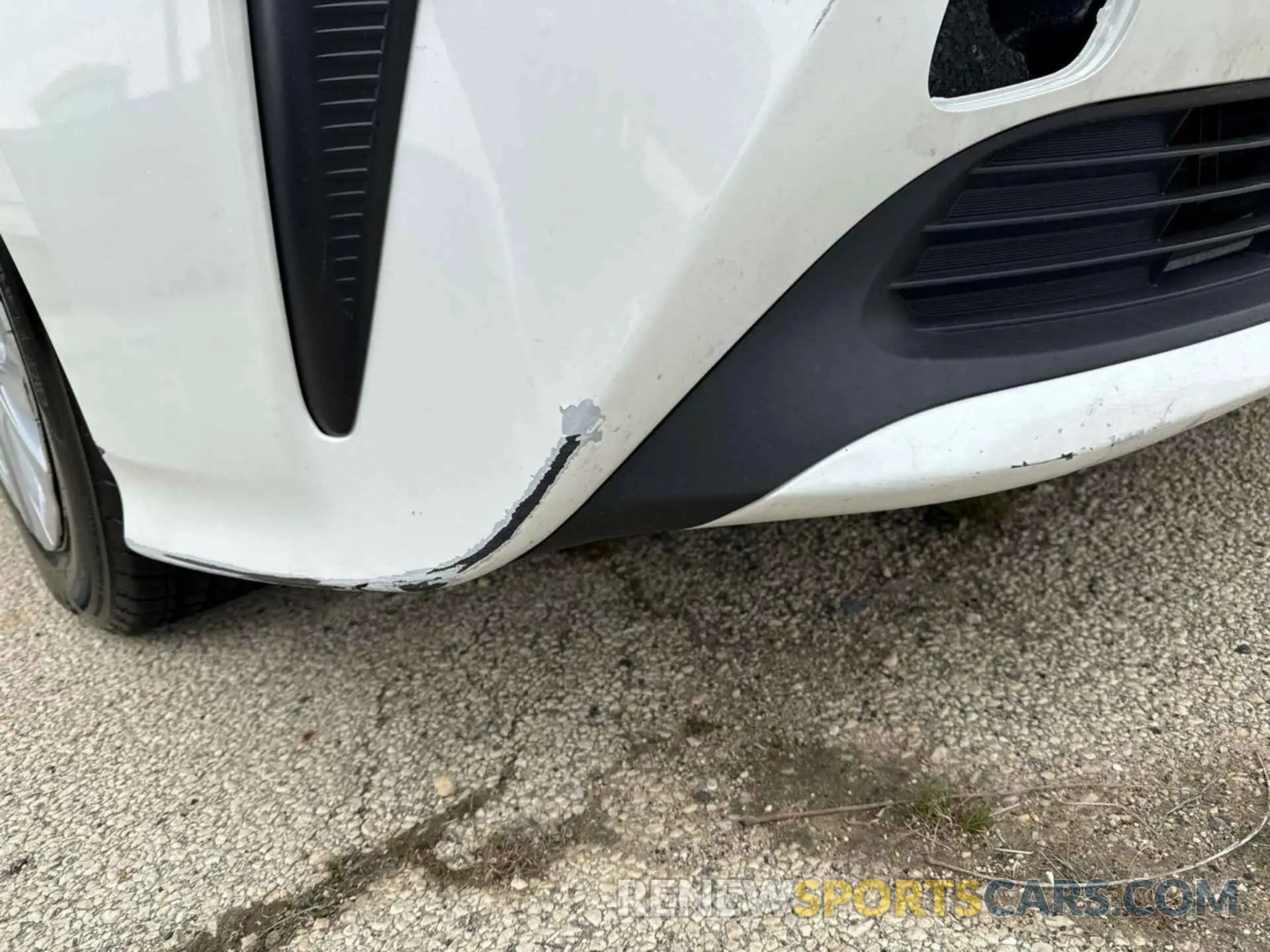 10 Photograph of a damaged car JTDKARFU1K3071262 TOYOTA PRIUS 2019