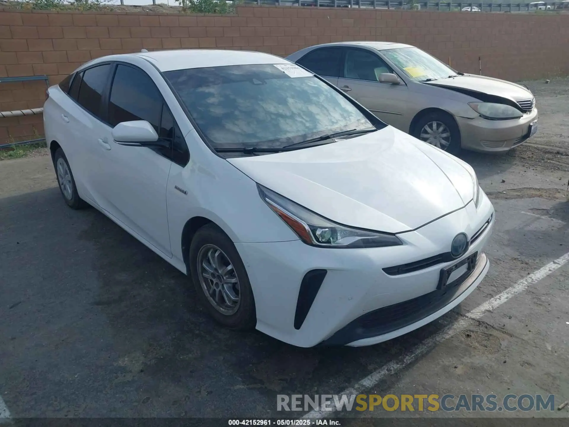 1 Фотография поврежденного автомобиля JTDKARFU1K3091379 TOYOTA PRIUS 2019