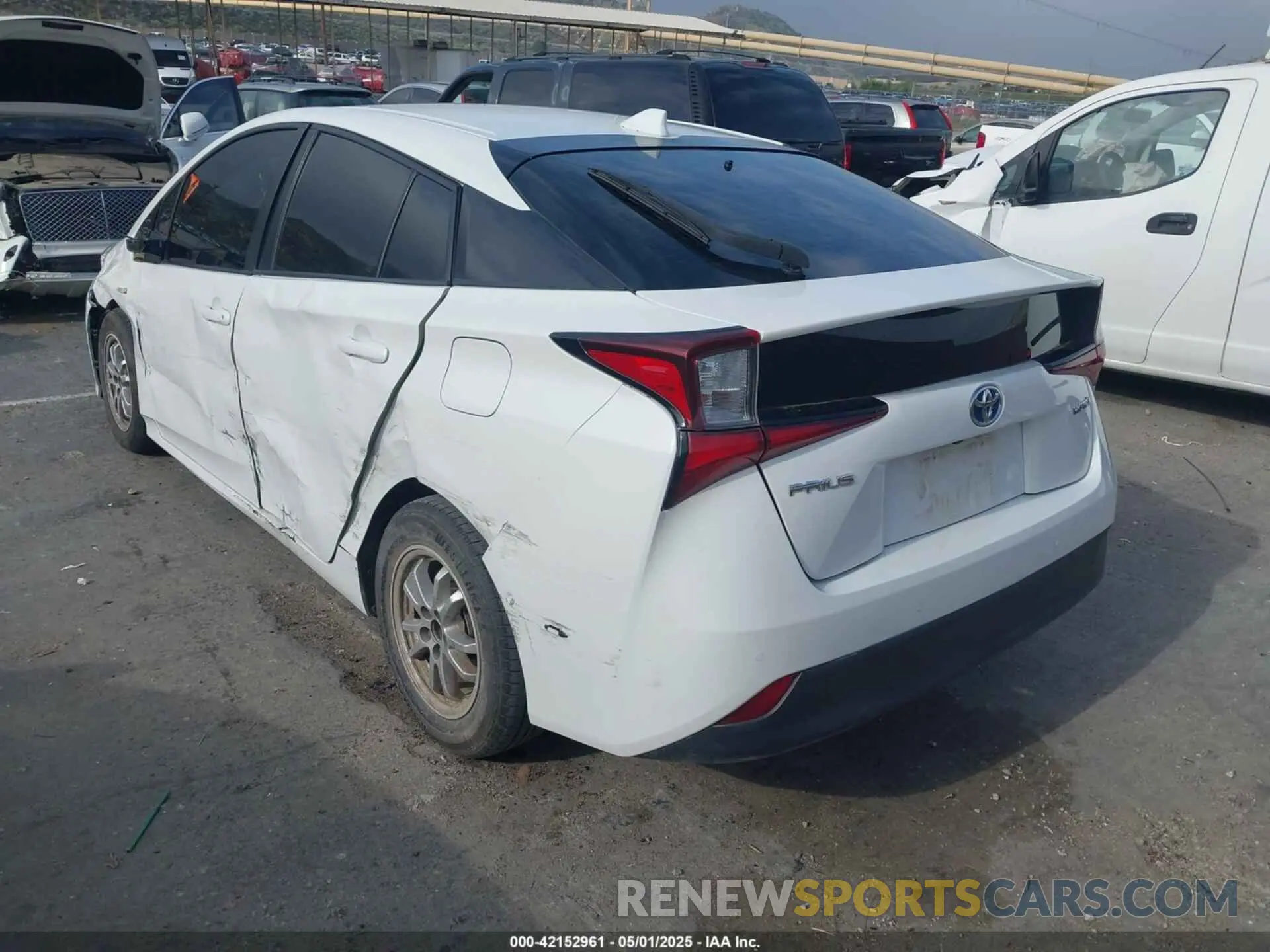 3 Фотография поврежденного автомобиля JTDKARFU1K3091379 TOYOTA PRIUS 2019