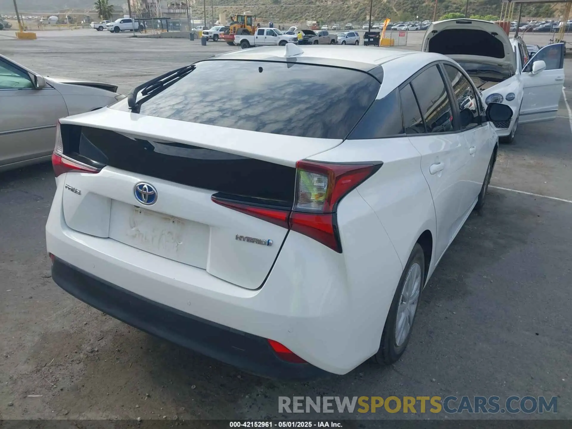 4 Фотография поврежденного автомобиля JTDKARFU1K3091379 TOYOTA PRIUS 2019
