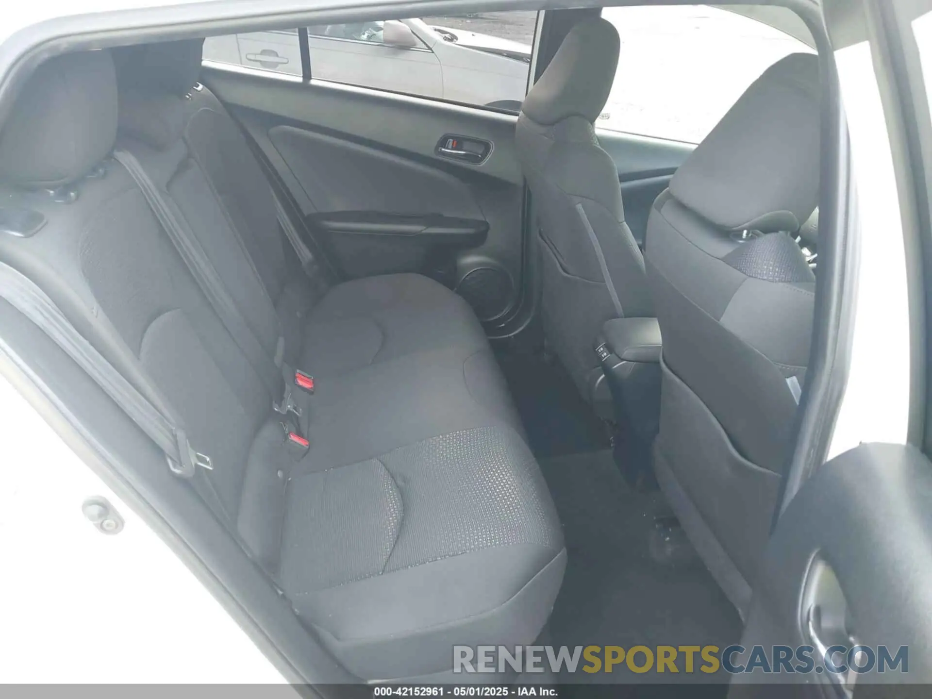 8 Фотография поврежденного автомобиля JTDKARFU1K3091379 TOYOTA PRIUS 2019